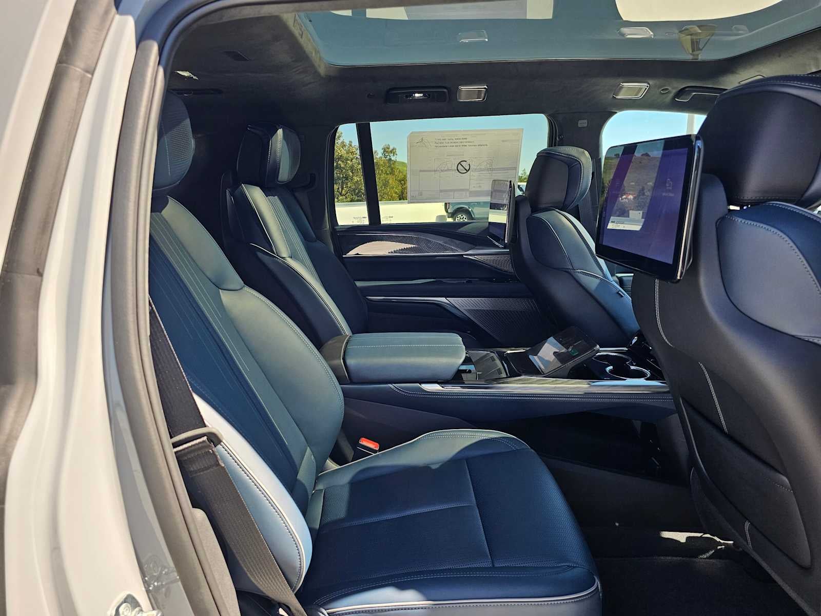 2026 Cadillac ESCALADE IQL Premium Luxury