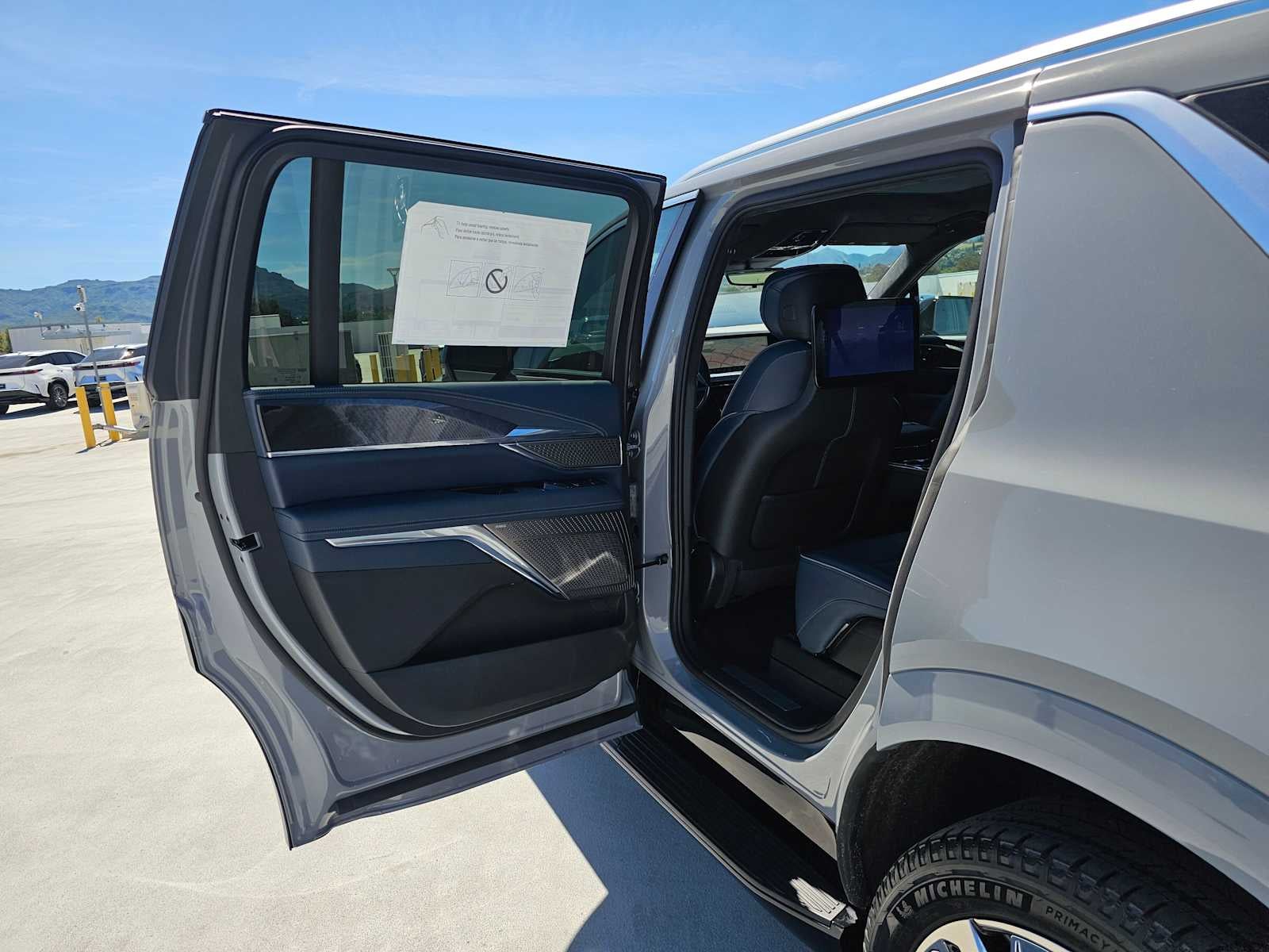 2026 Cadillac ESCALADE IQL Premium Luxury