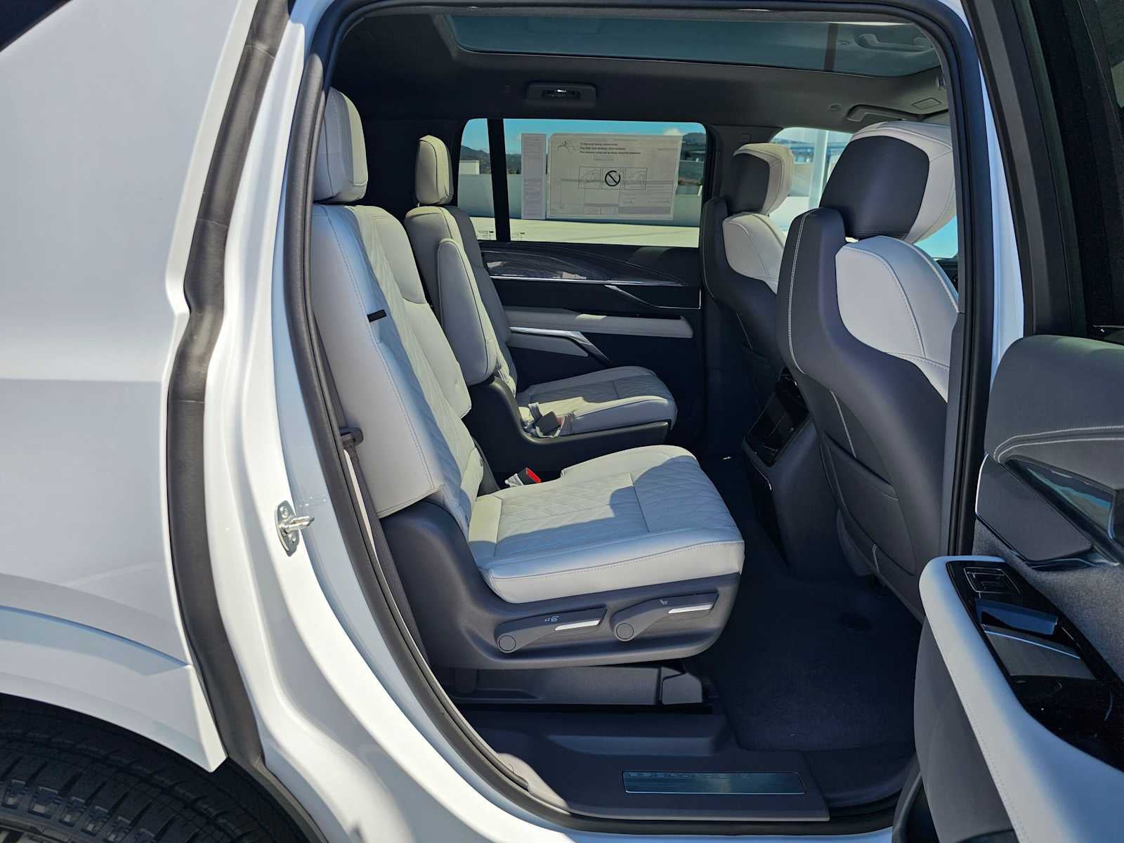 2026 Cadillac ESCALADE IQL Sport