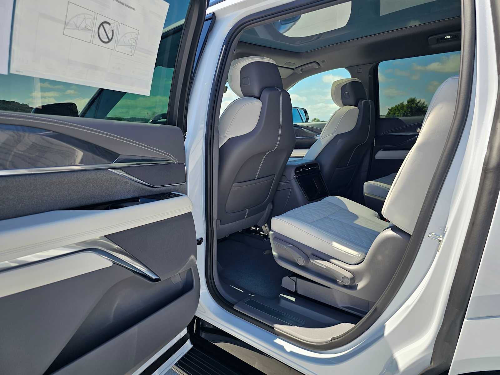 2026 Cadillac ESCALADE IQL Sport