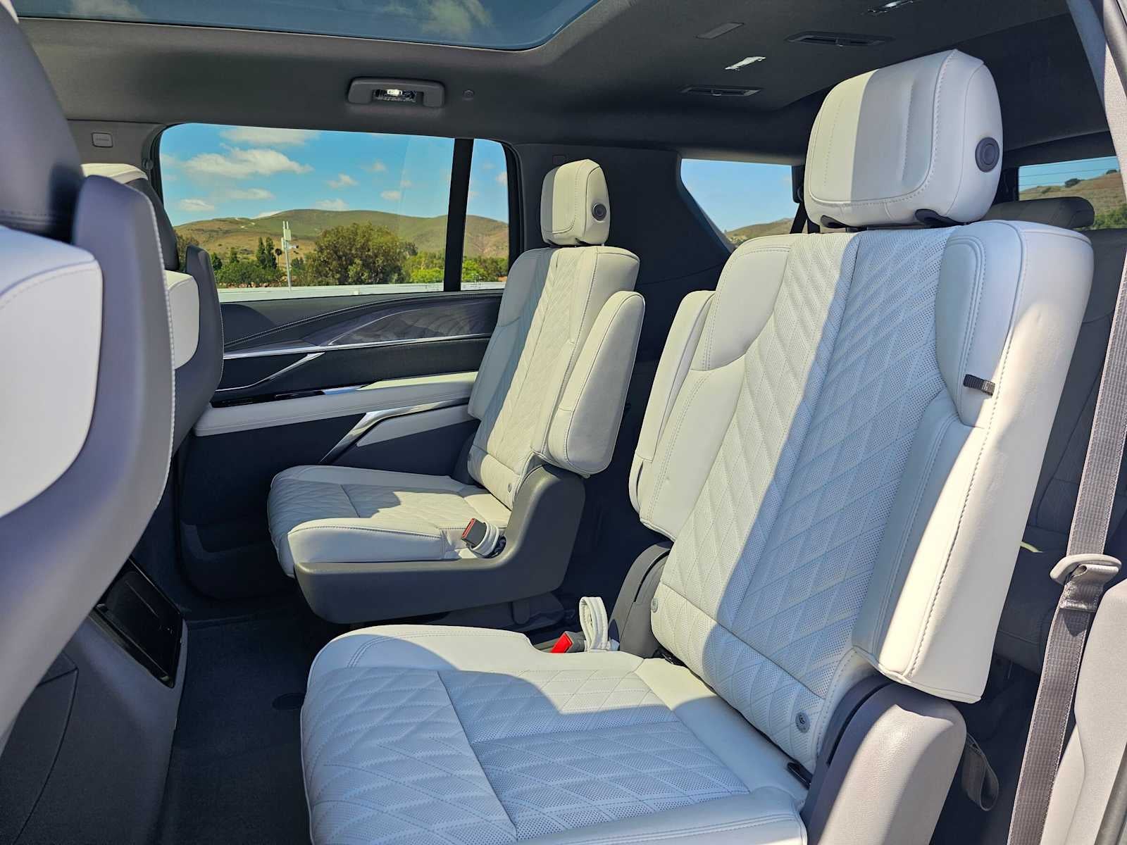 2026 Cadillac ESCALADE IQL Sport