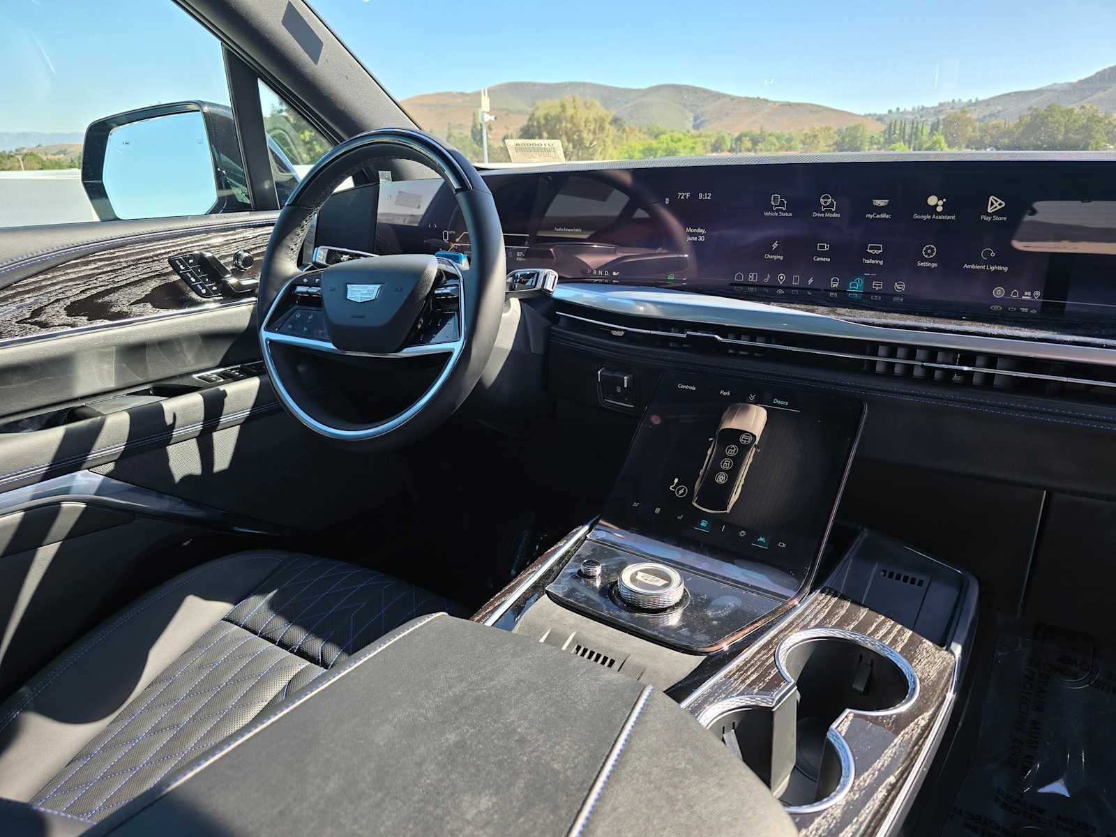 2026 Cadillac ESCALADE IQL Sport