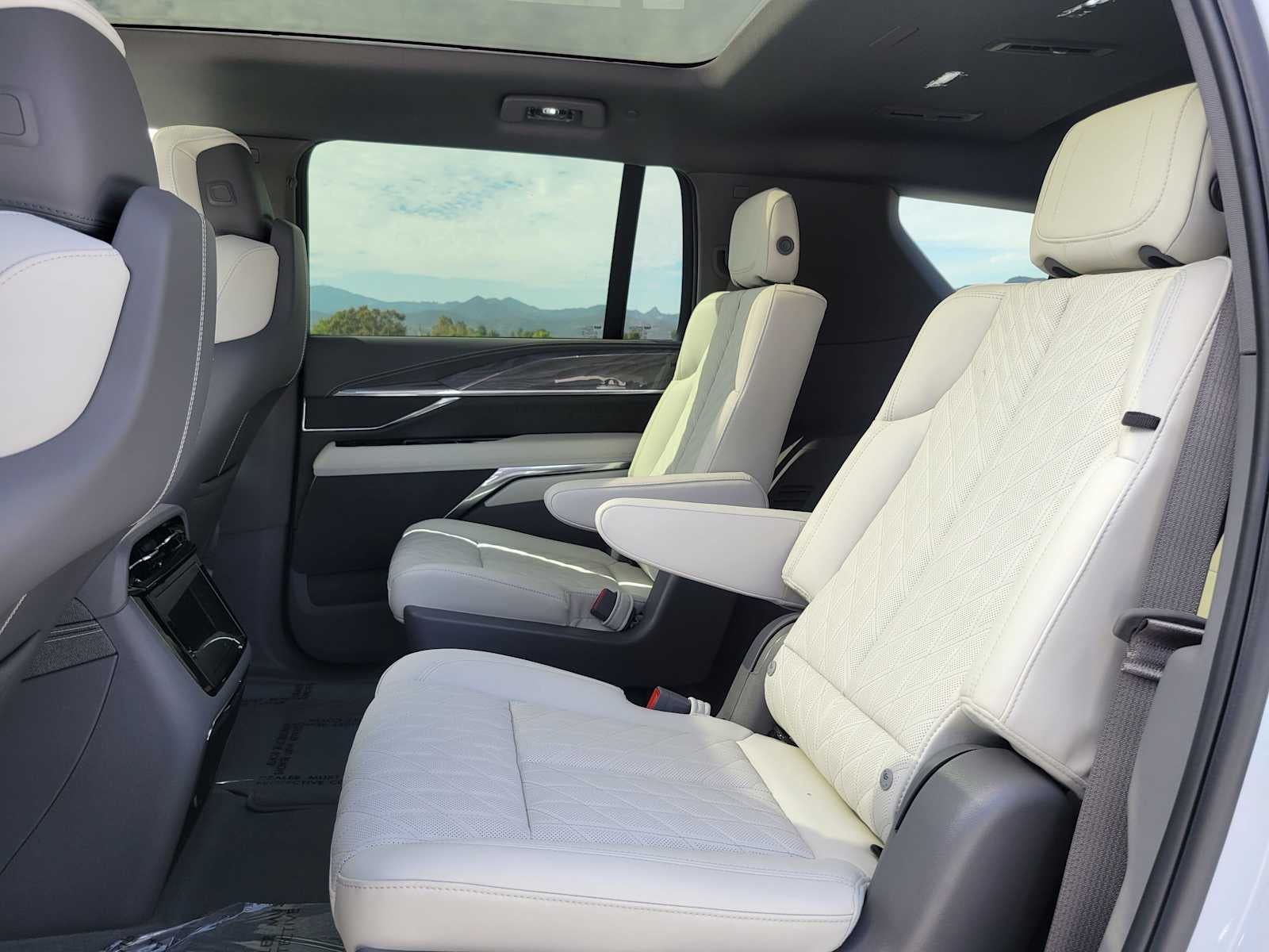 2026 Cadillac ESCALADE IQL Sport