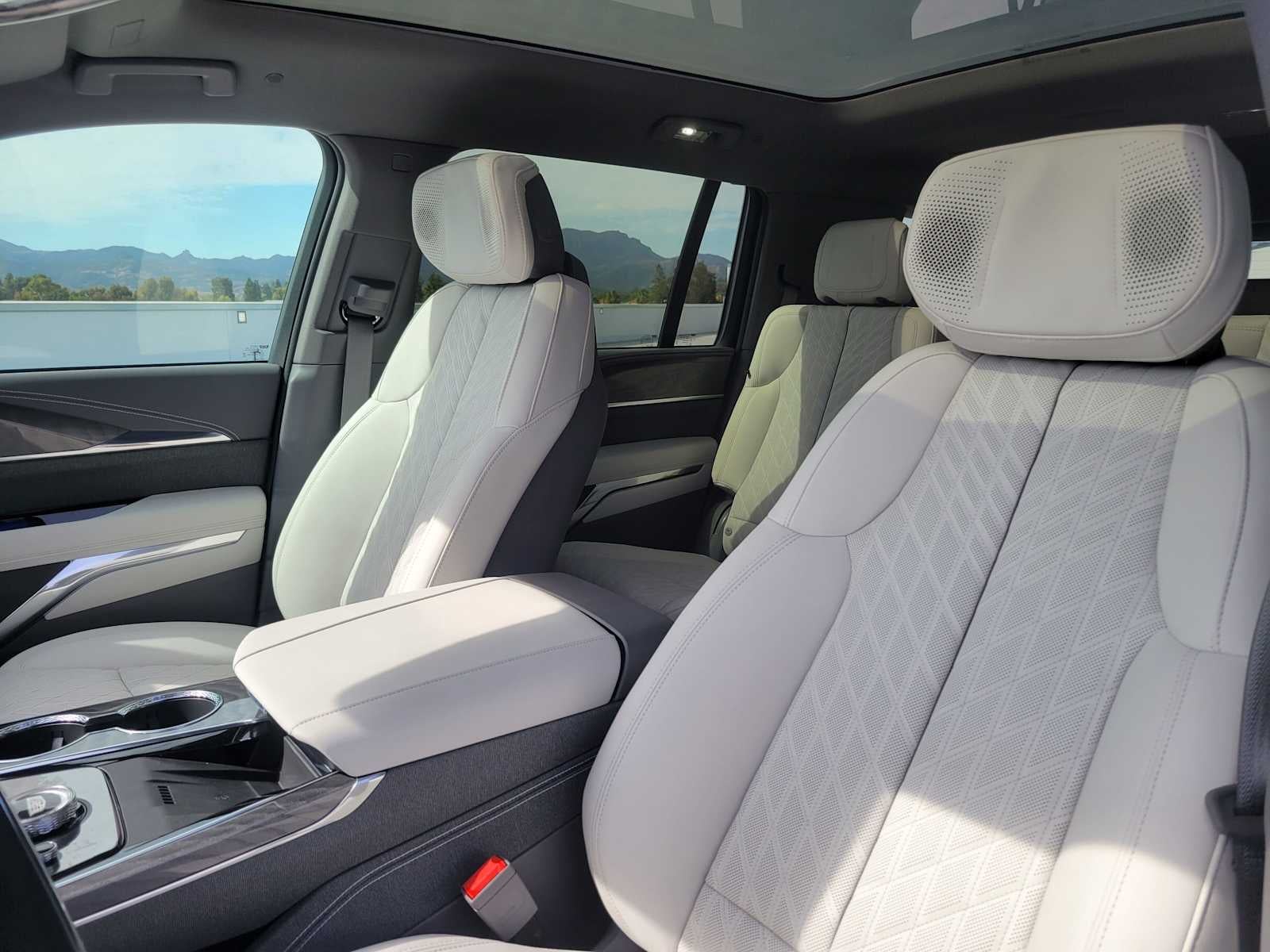 2026 Cadillac ESCALADE IQL Sport