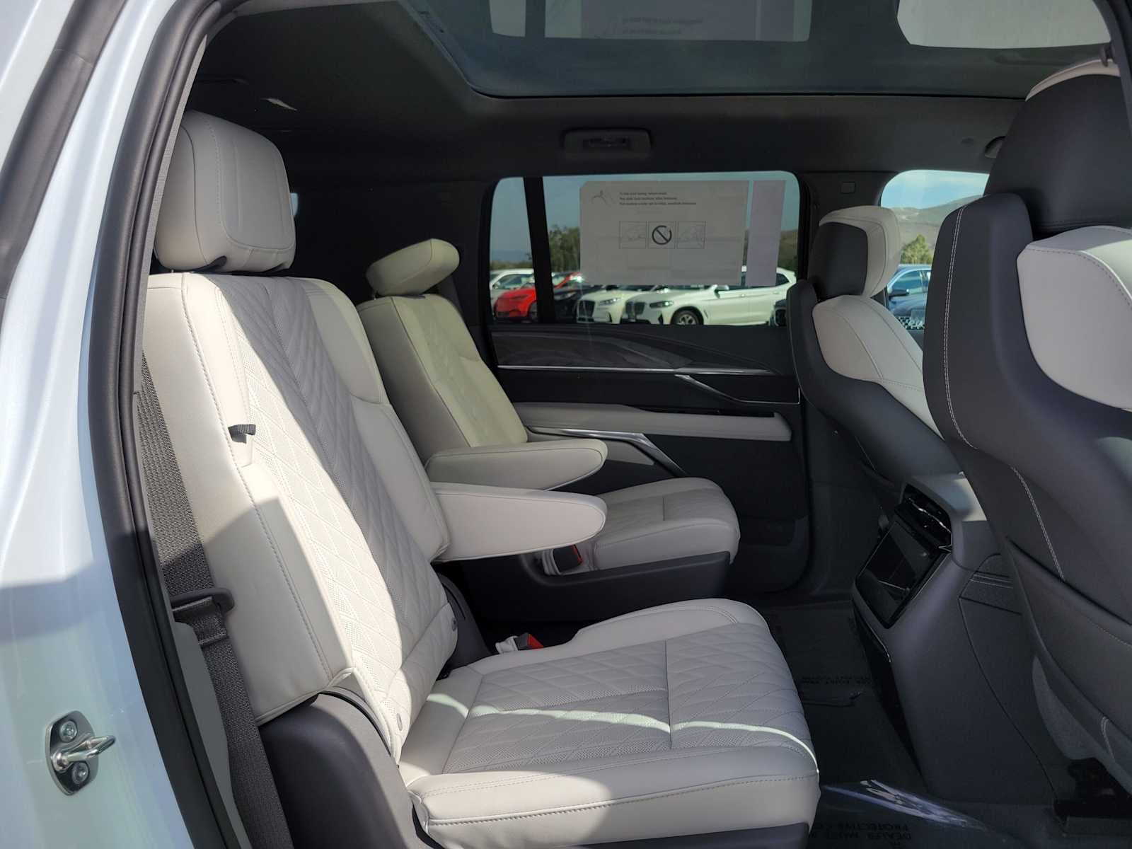 2026 Cadillac ESCALADE IQL Sport