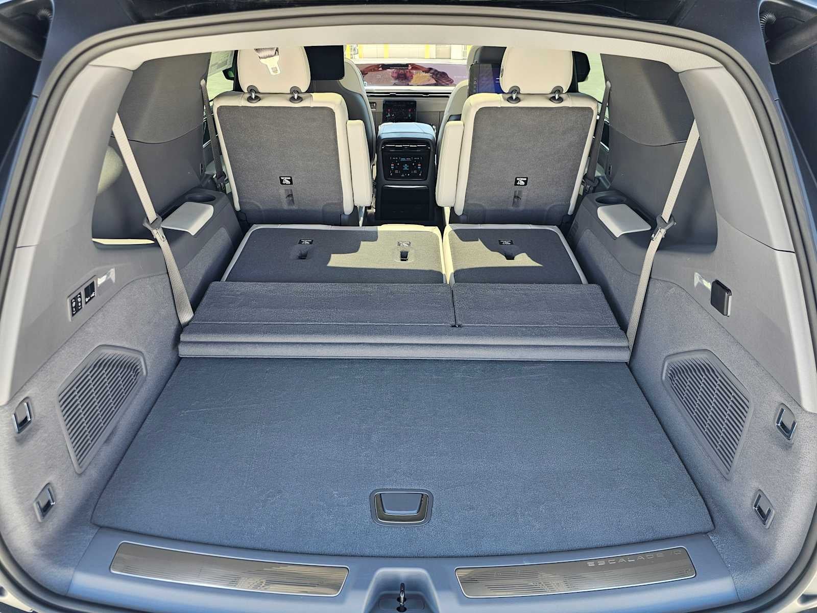 2026 Cadillac ESCALADE IQL Sport