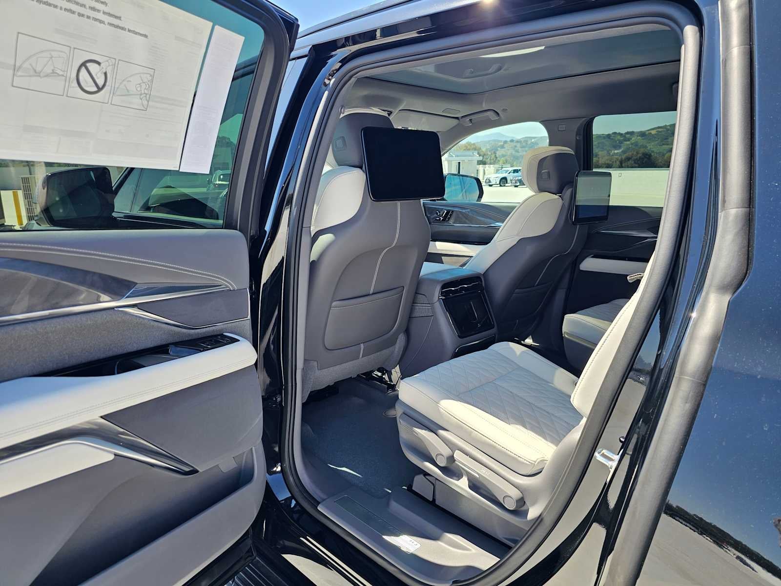 2026 Cadillac ESCALADE IQL Sport