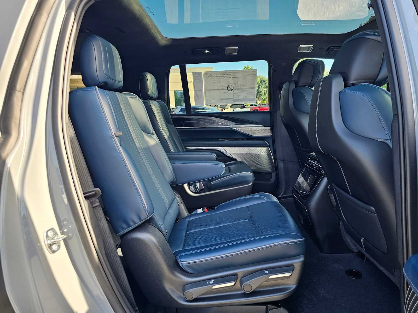 2026 Cadillac ESCALADE IQL Premium Sport