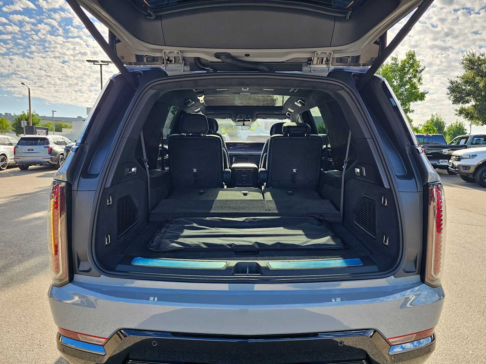 2026 Cadillac ESCALADE IQL Premium Sport