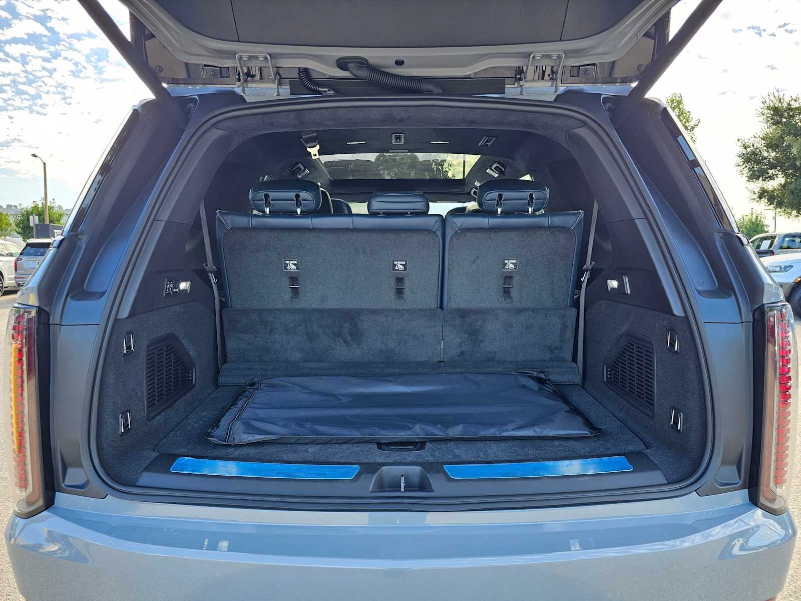 2026 Cadillac ESCALADE IQL Premium Sport