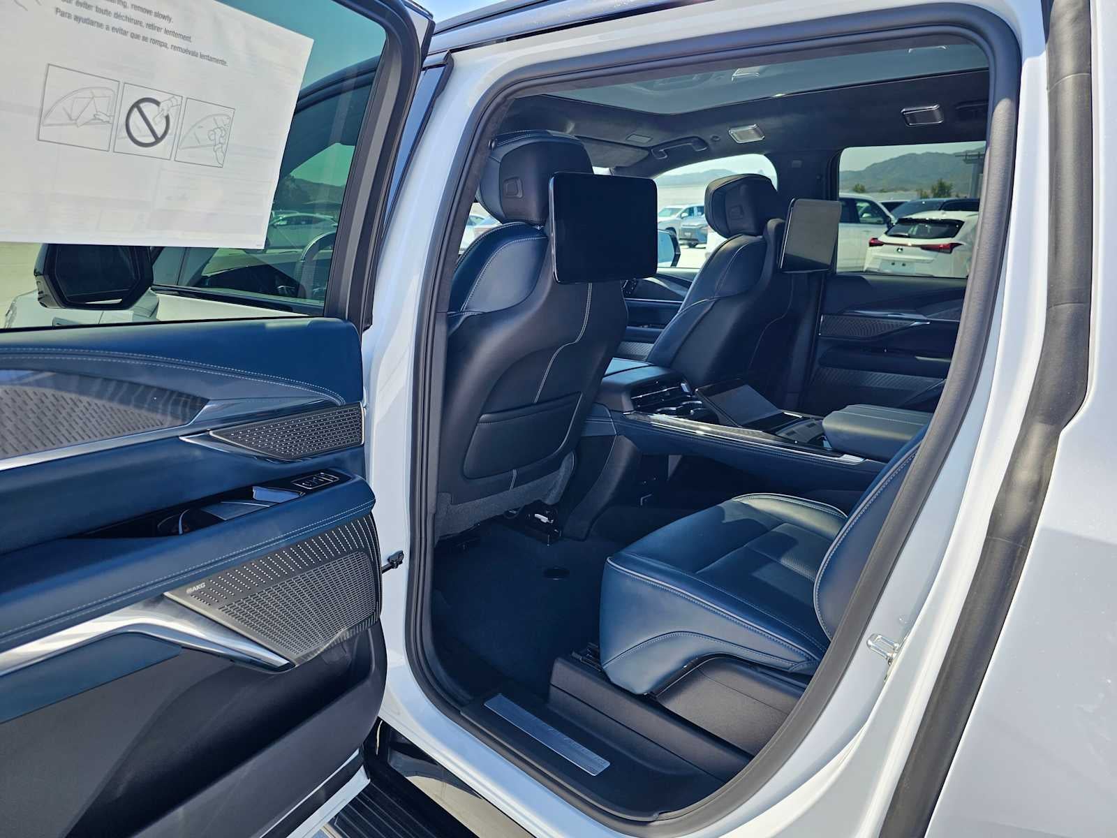 2026 Cadillac ESCALADE IQL Premium Sport