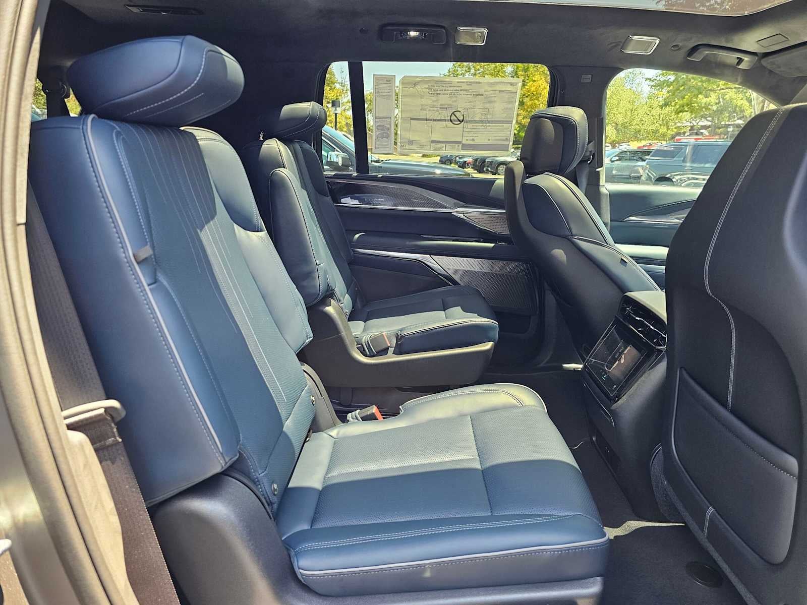 2026 Cadillac ESCALADE IQL Premium Sport