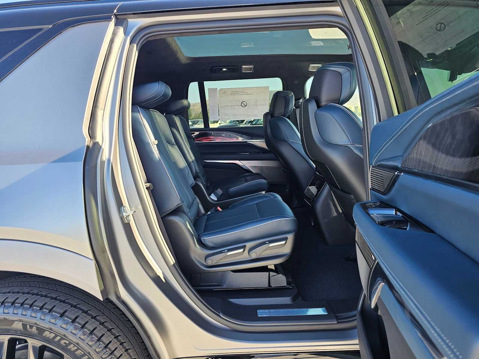 2026 Cadillac ESCALADE IQL Premium Sport