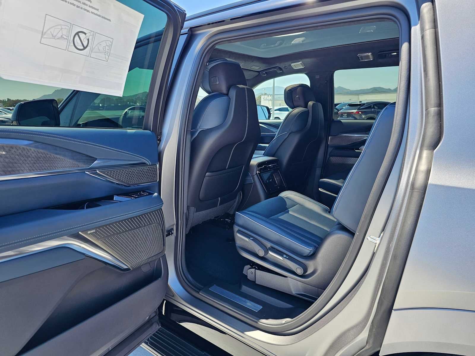 2026 Cadillac ESCALADE IQL Premium Sport