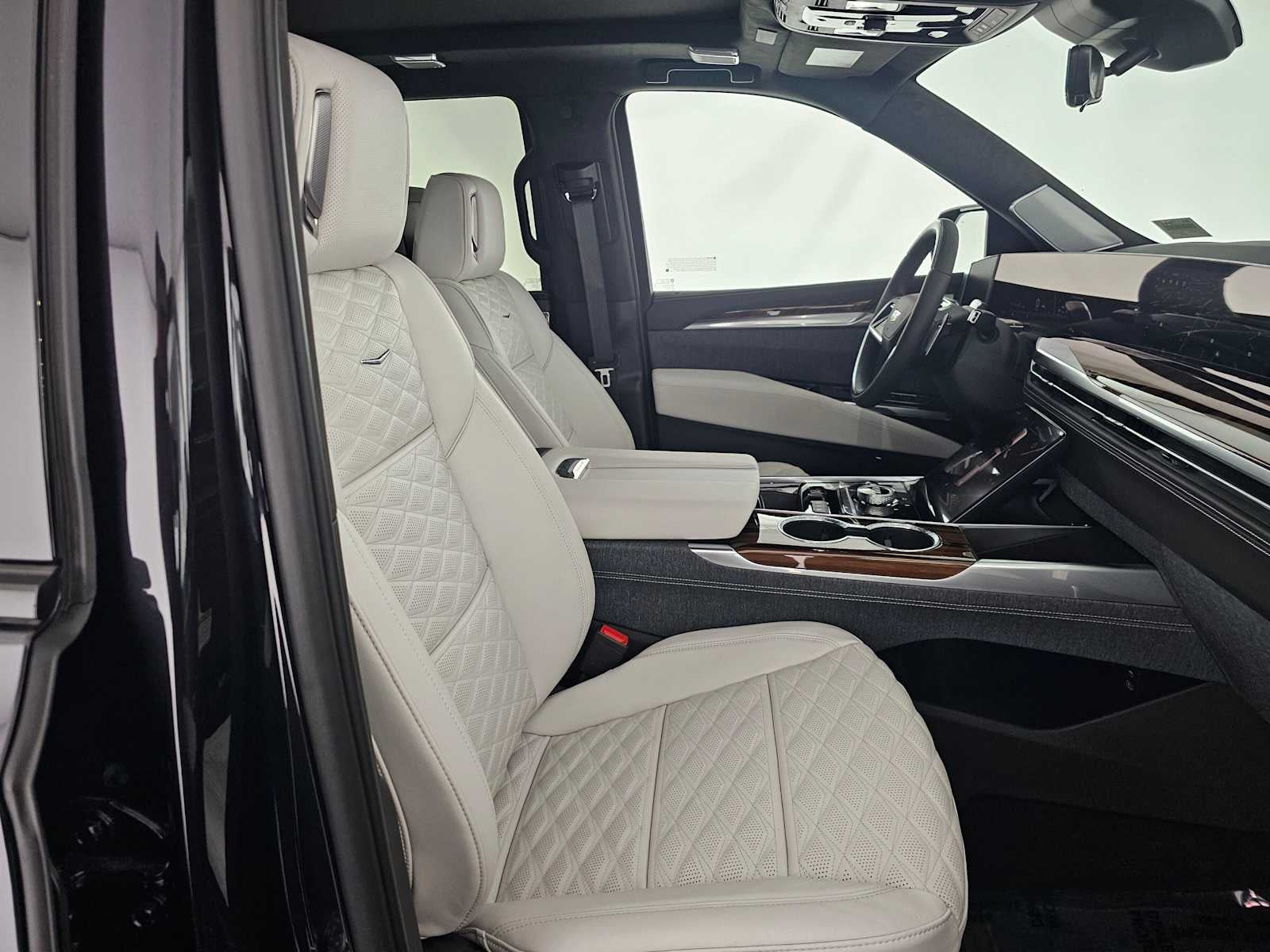 2027 Cadillac Escalade 4WD Platinum Sport