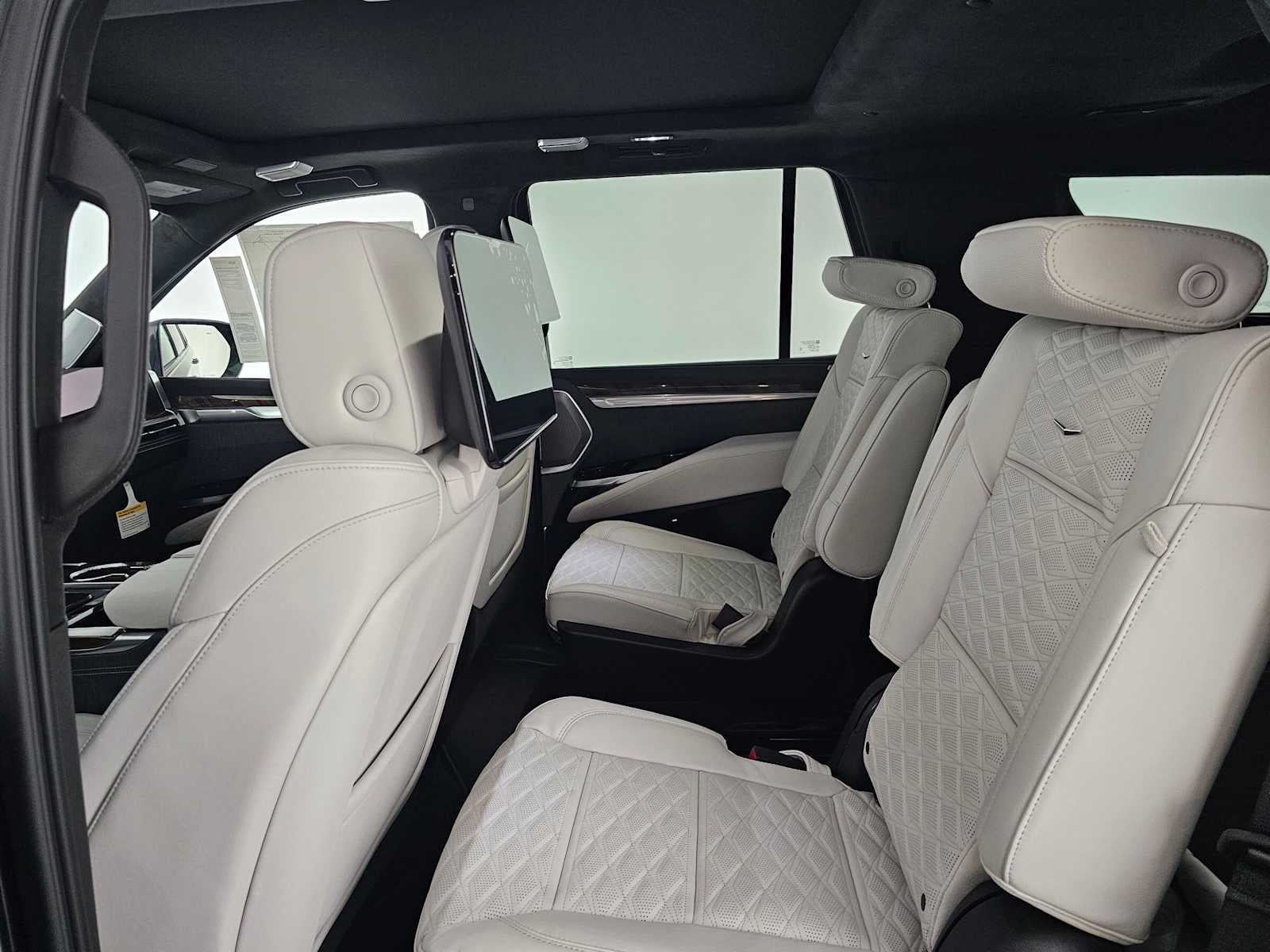 2027 Cadillac Escalade 4WD Platinum Sport