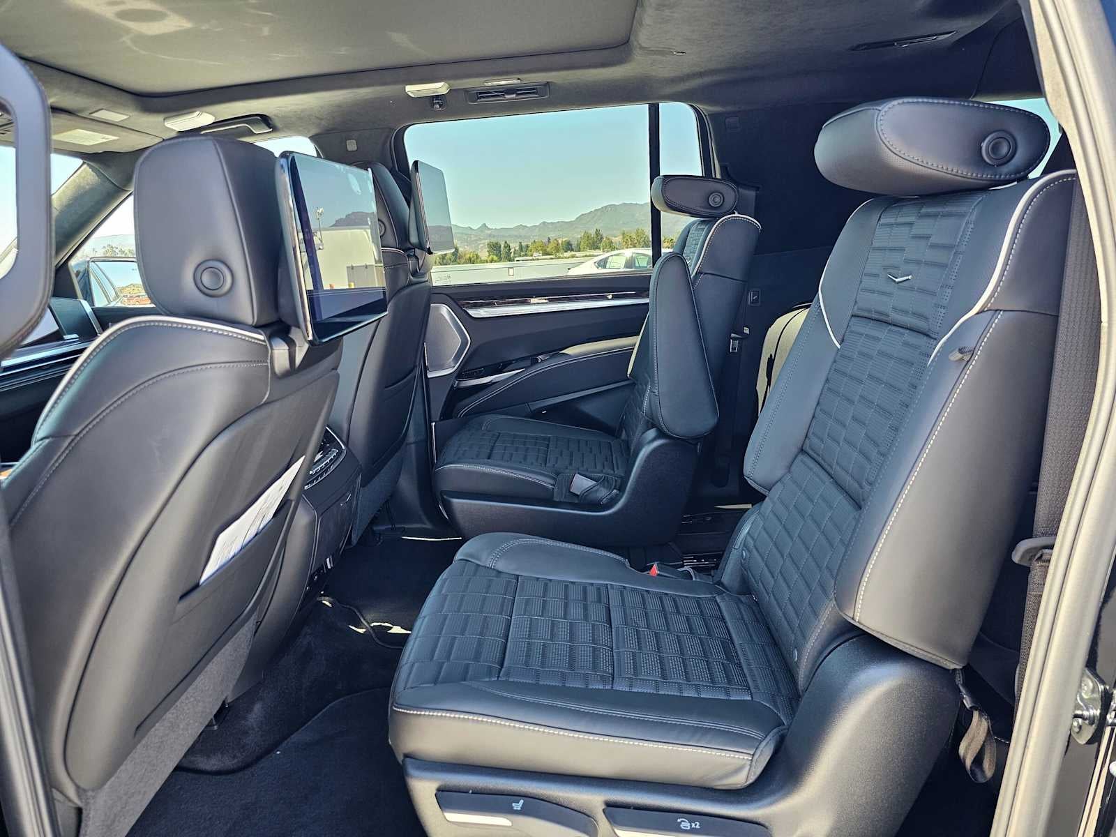 2026 Cadillac Escalade ESV Platinum Sport