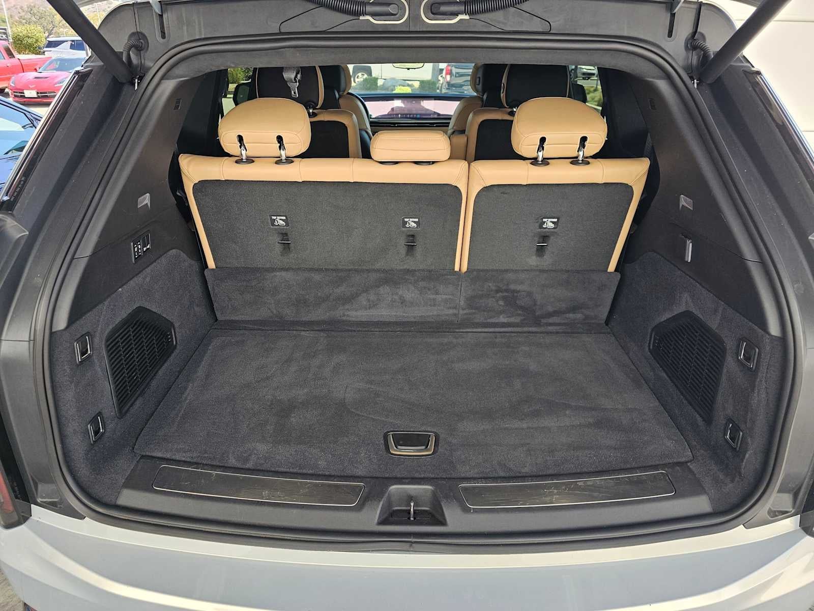 2025 Cadillac ESCALADE IQ Luxury 2
