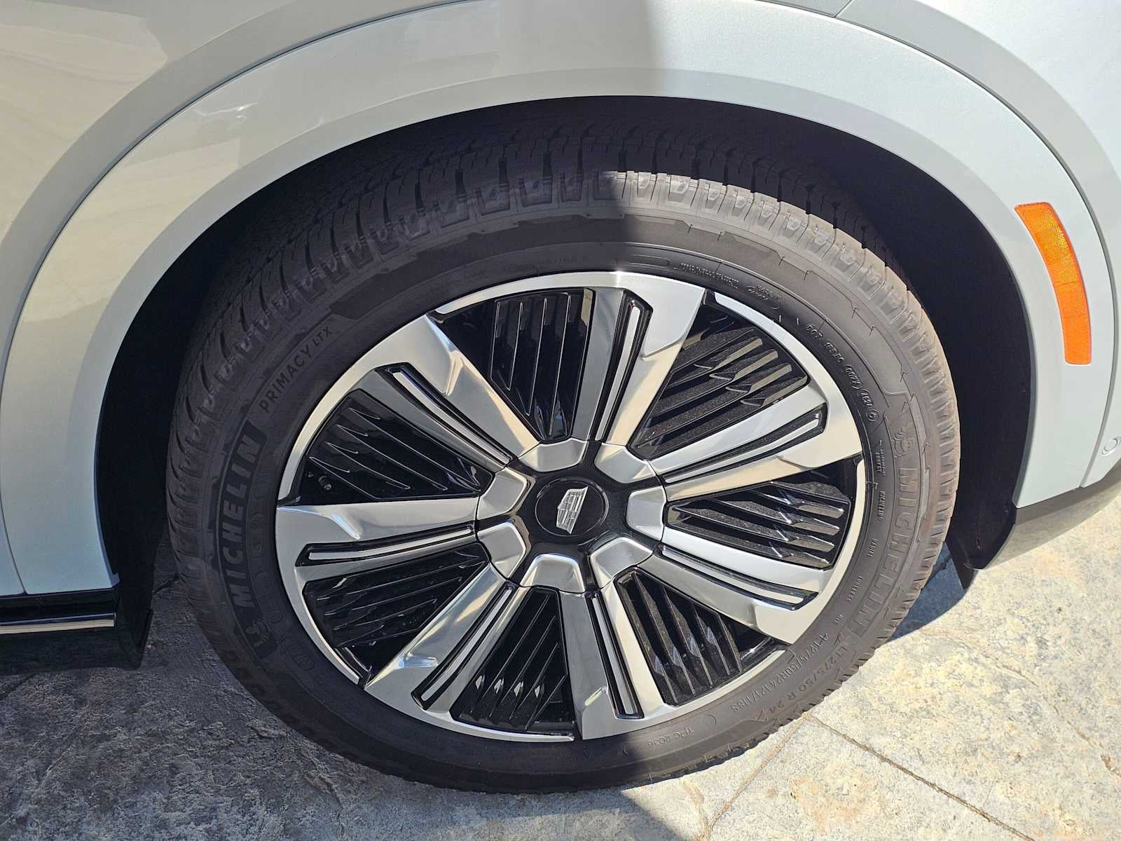 2025 Cadillac ESCALADE IQ Luxury 2