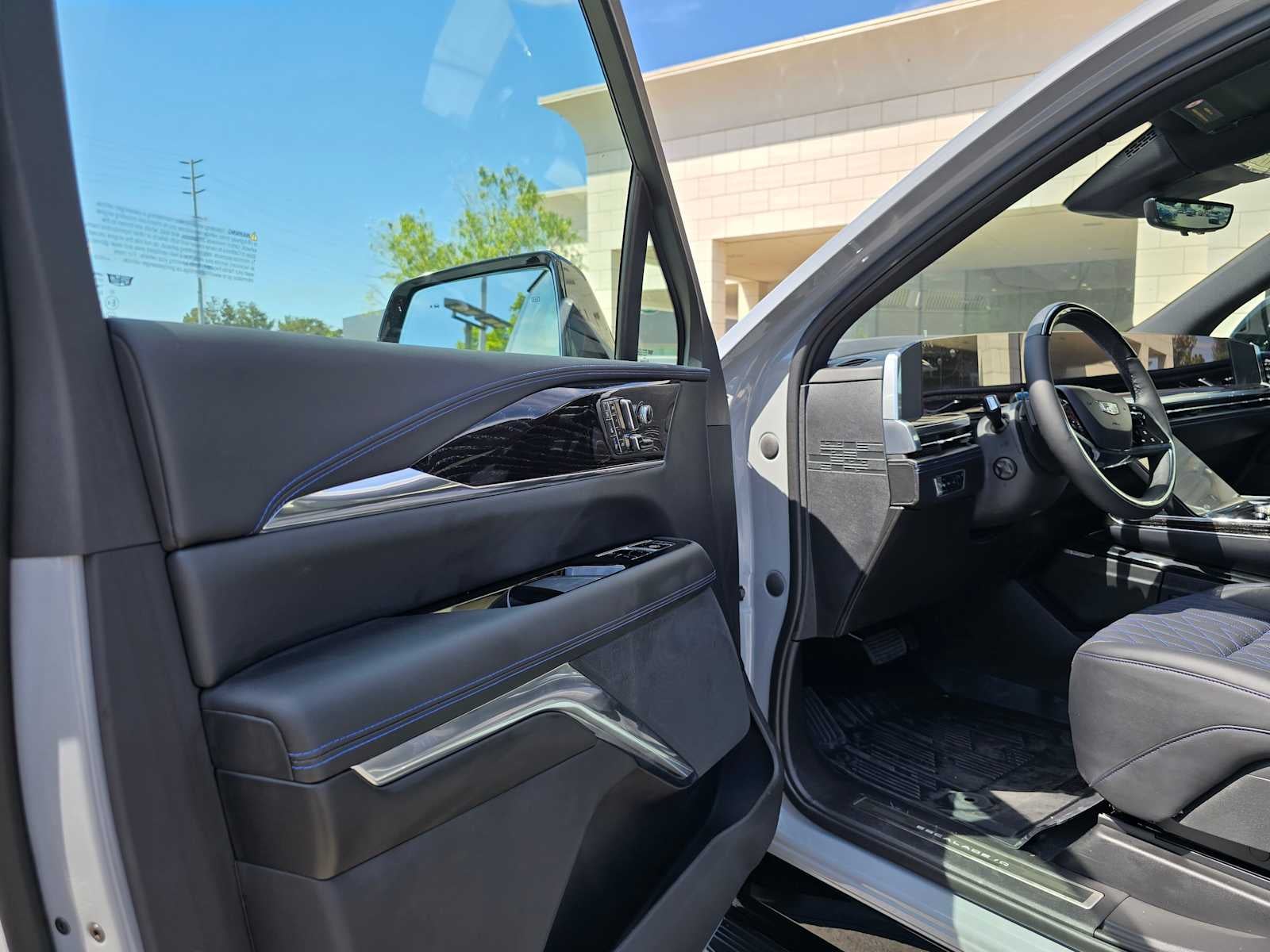 2026 Cadillac ESCALADE IQ Sport