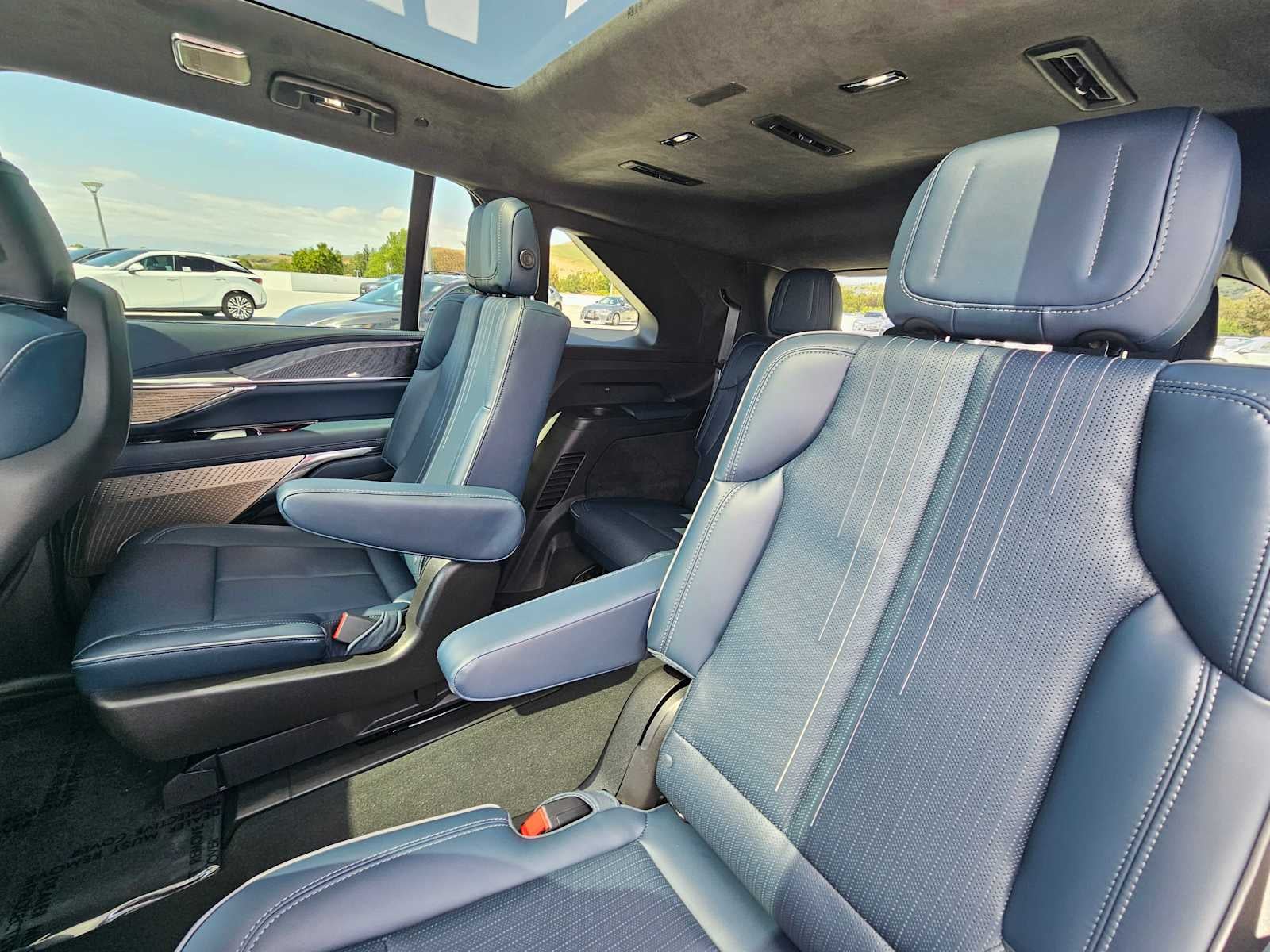 2025 Cadillac ESCALADE IQ Sport 2