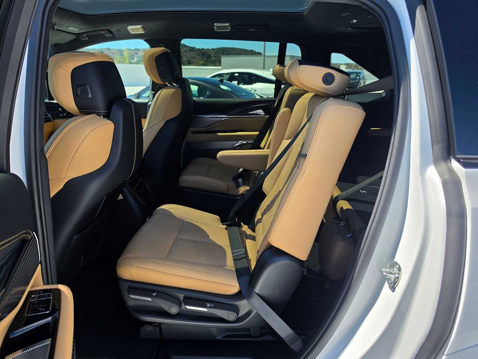 2025 Cadillac ESCALADE IQ Sport 2