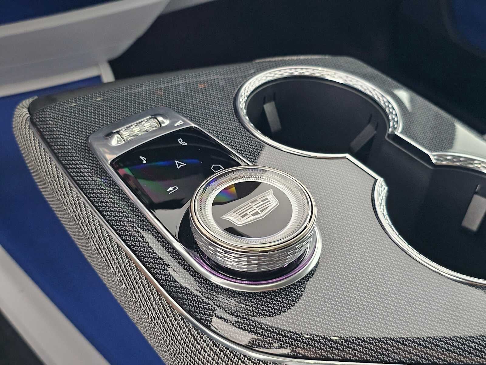 2027 Cadillac OPTIQ Luxury