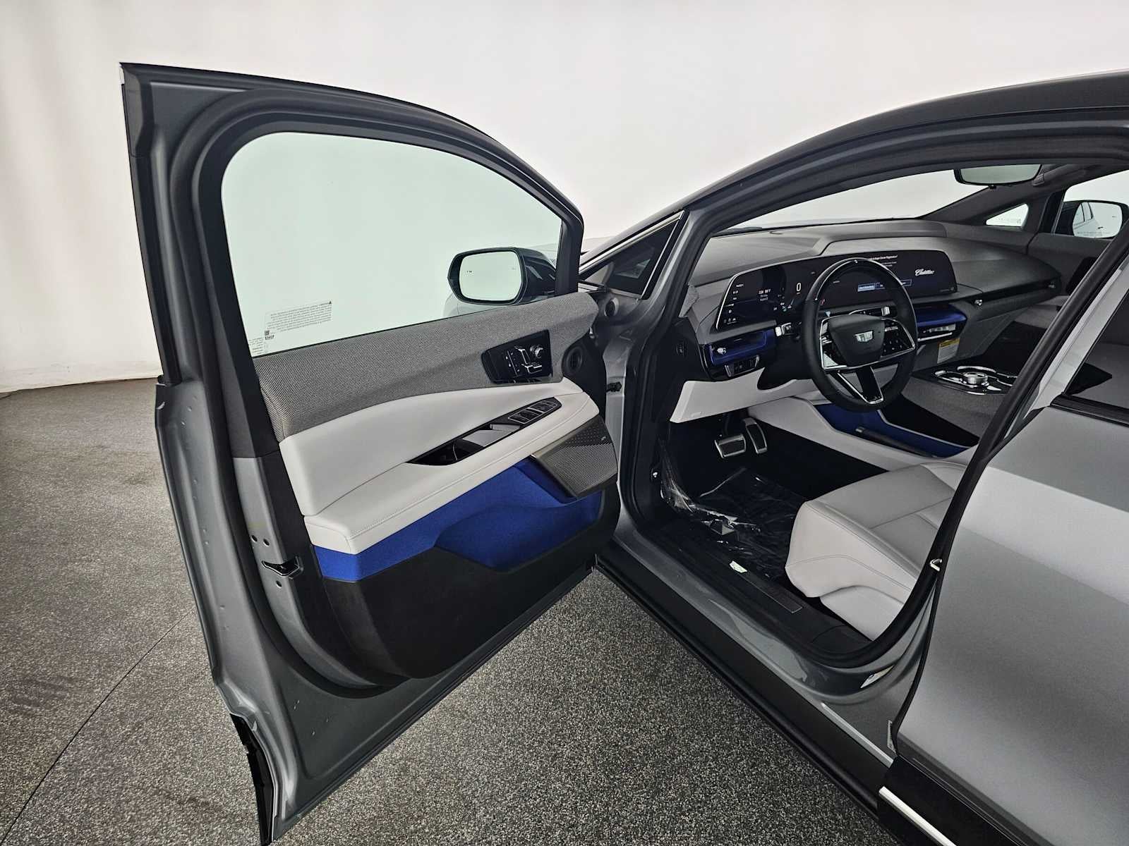 2027 Cadillac OPTIQ Luxury