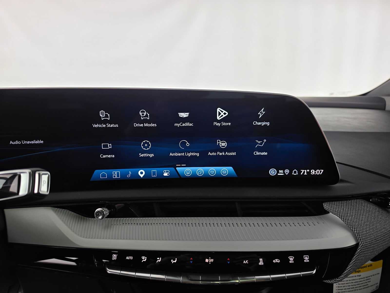 2027 Cadillac OPTIQ Luxury