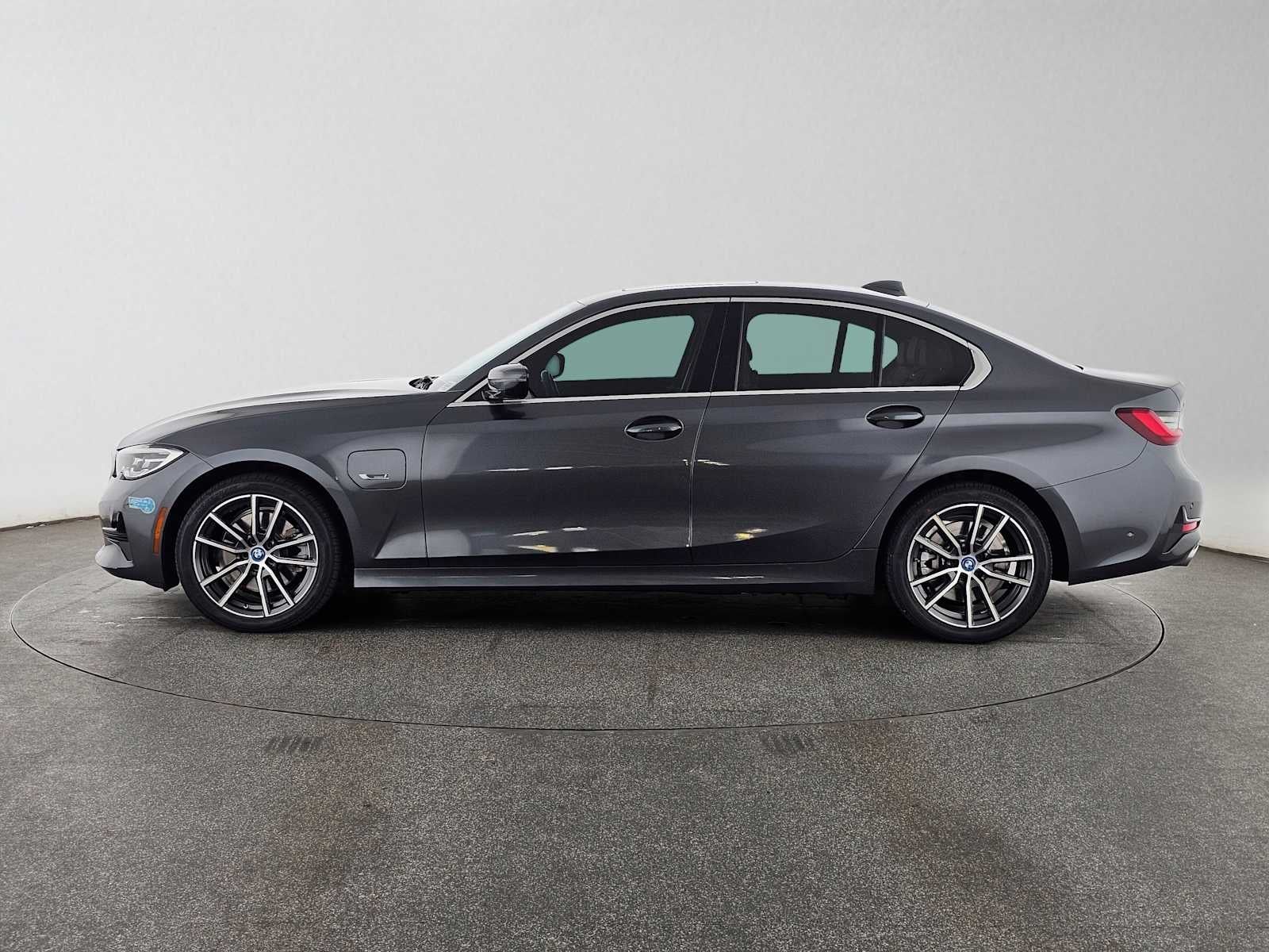 2022 BMW 3 Series 330e xDrive