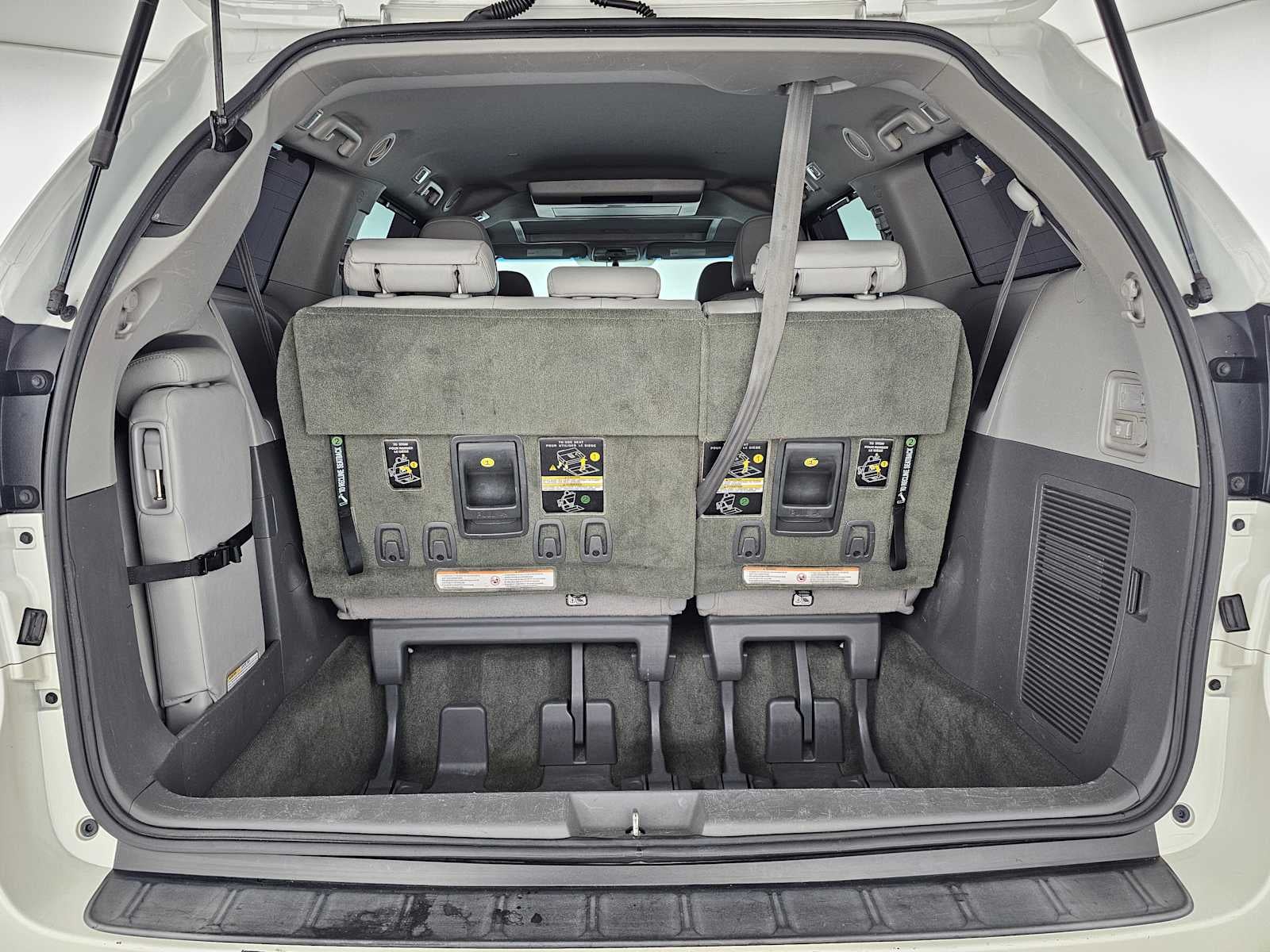 2017 Toyota Sienna XLE Auto Access Seat