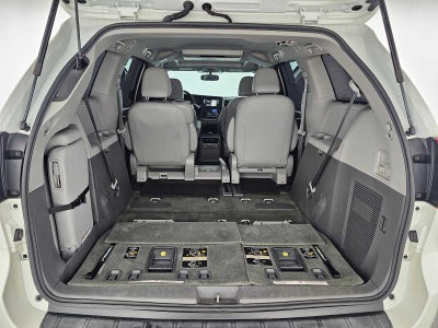 2017 Toyota Sienna XLE Auto Access Seat