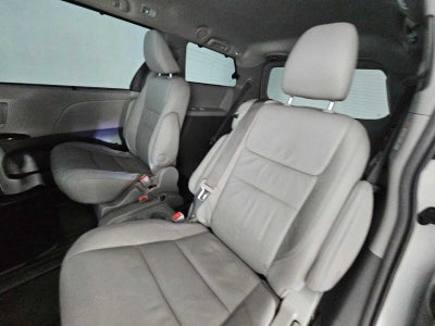 2017 Toyota Sienna XLE Auto Access Seat