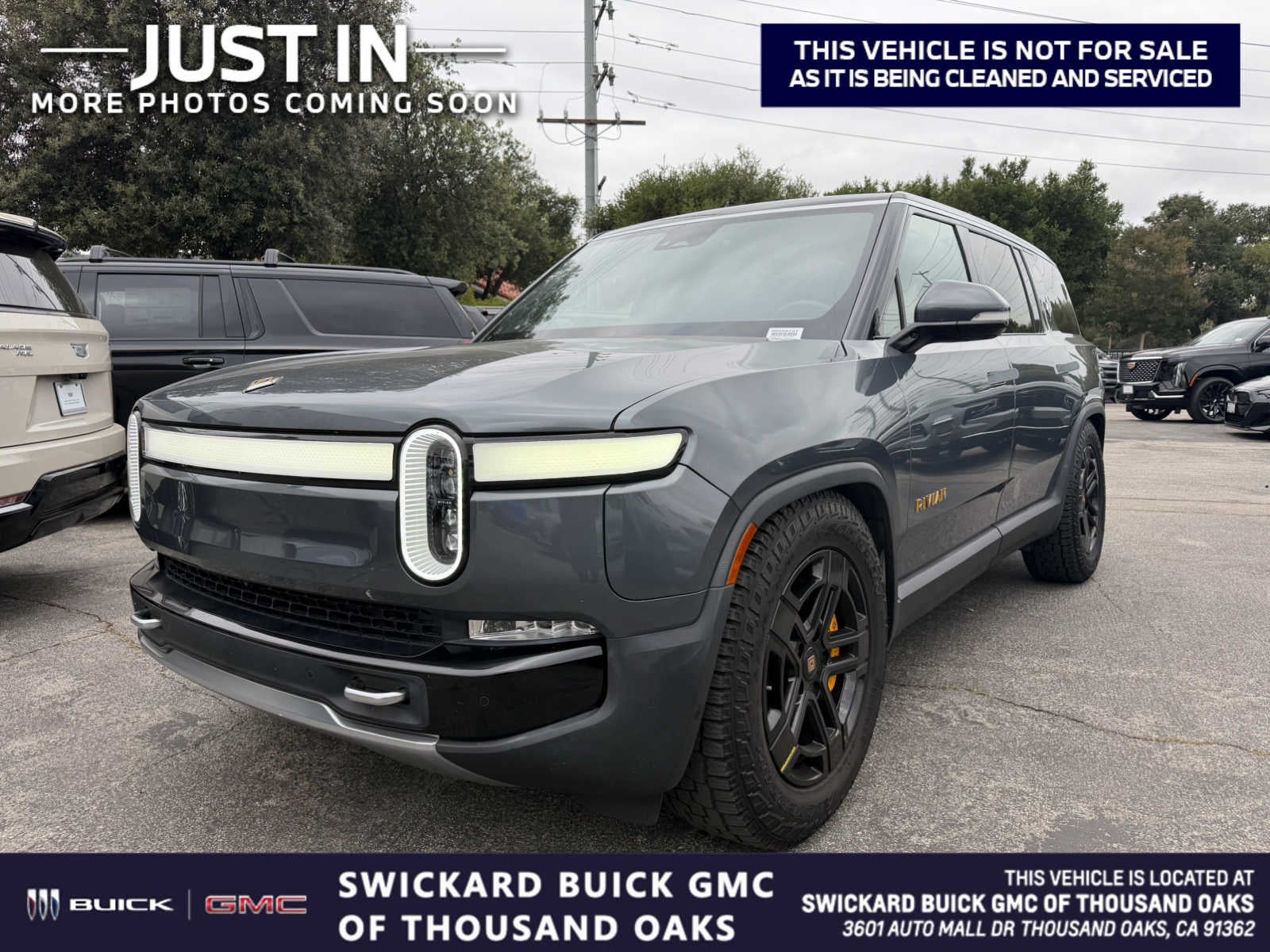 2023 RIVIAN R1S Adventure