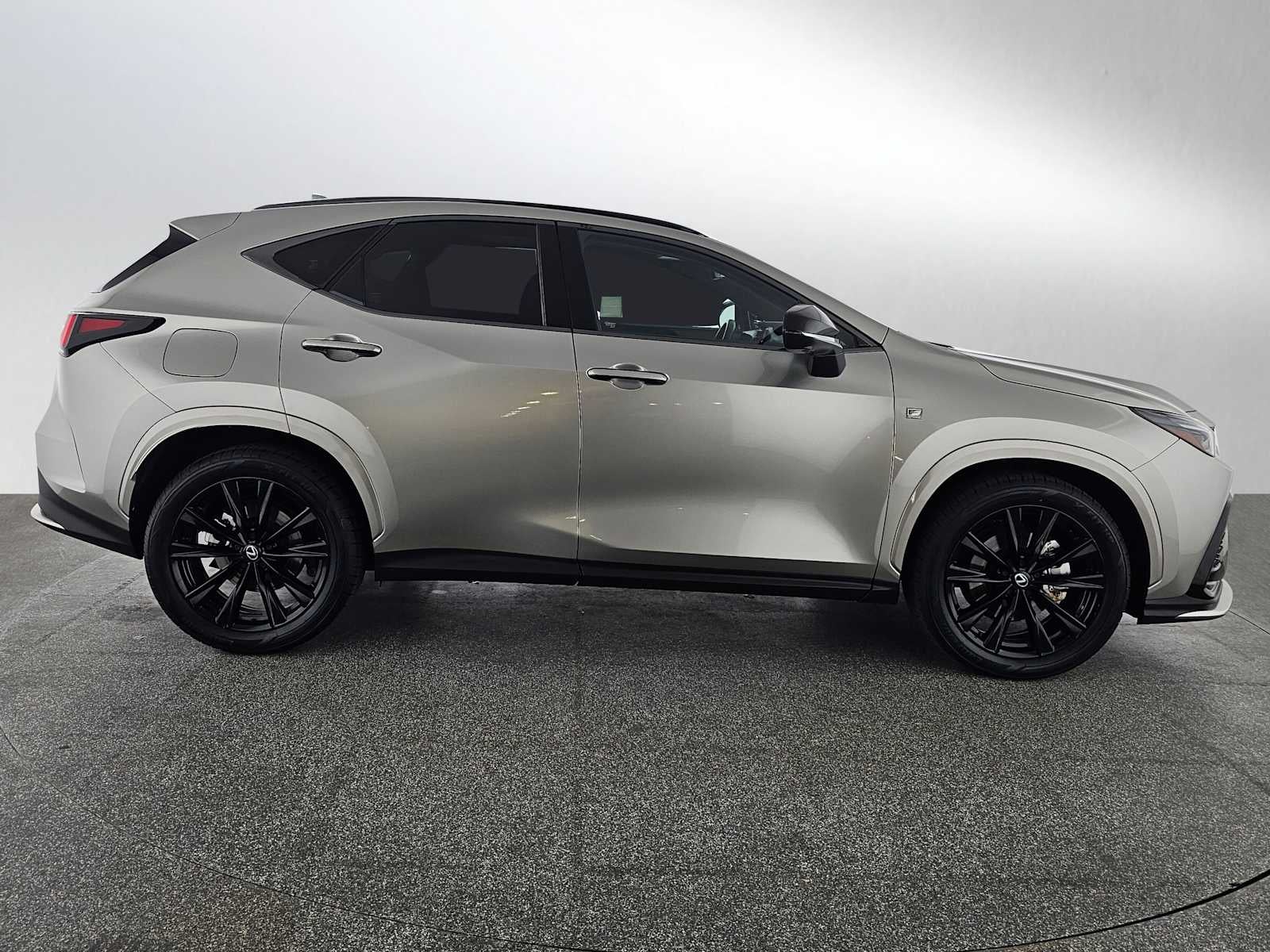 2024 Lexus NX NX 450h+ F SPORT Handling