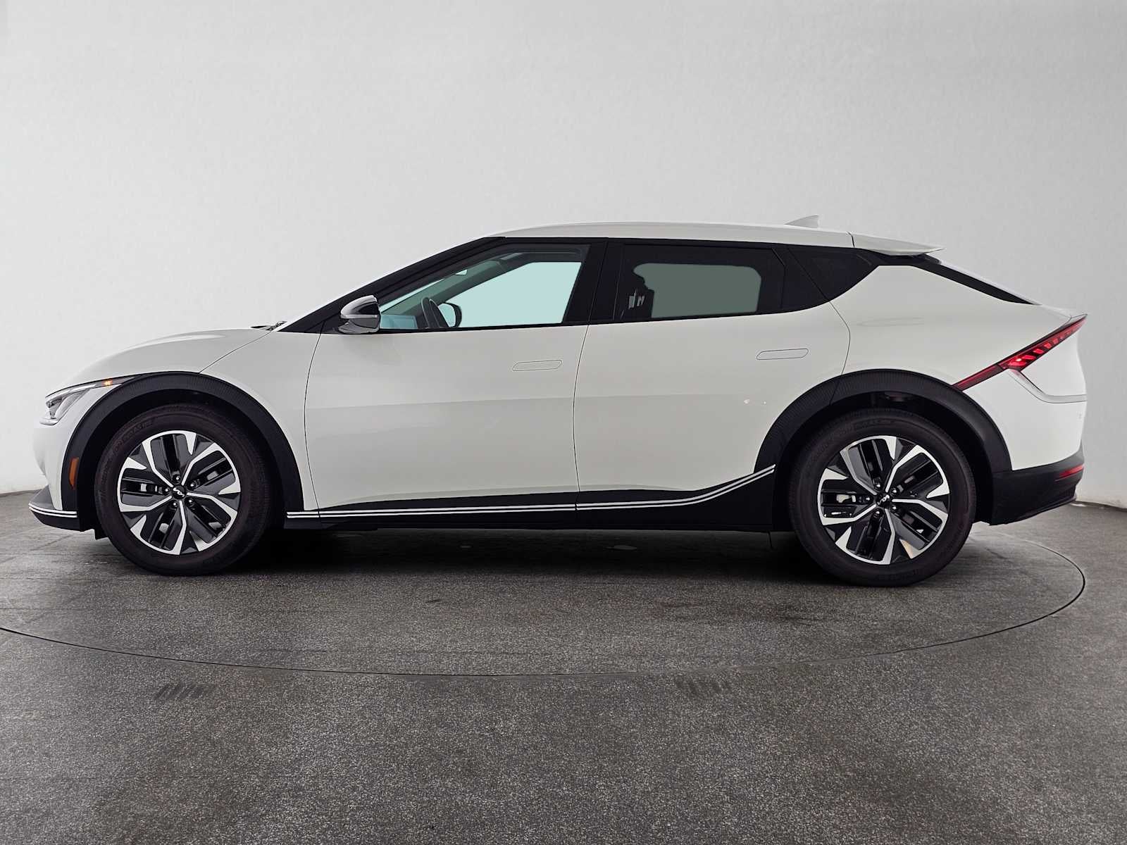 2024 Kia EV6 Light