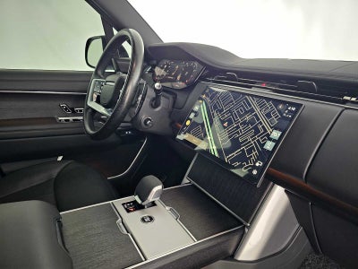 2025 Land Rover Range Rover SE