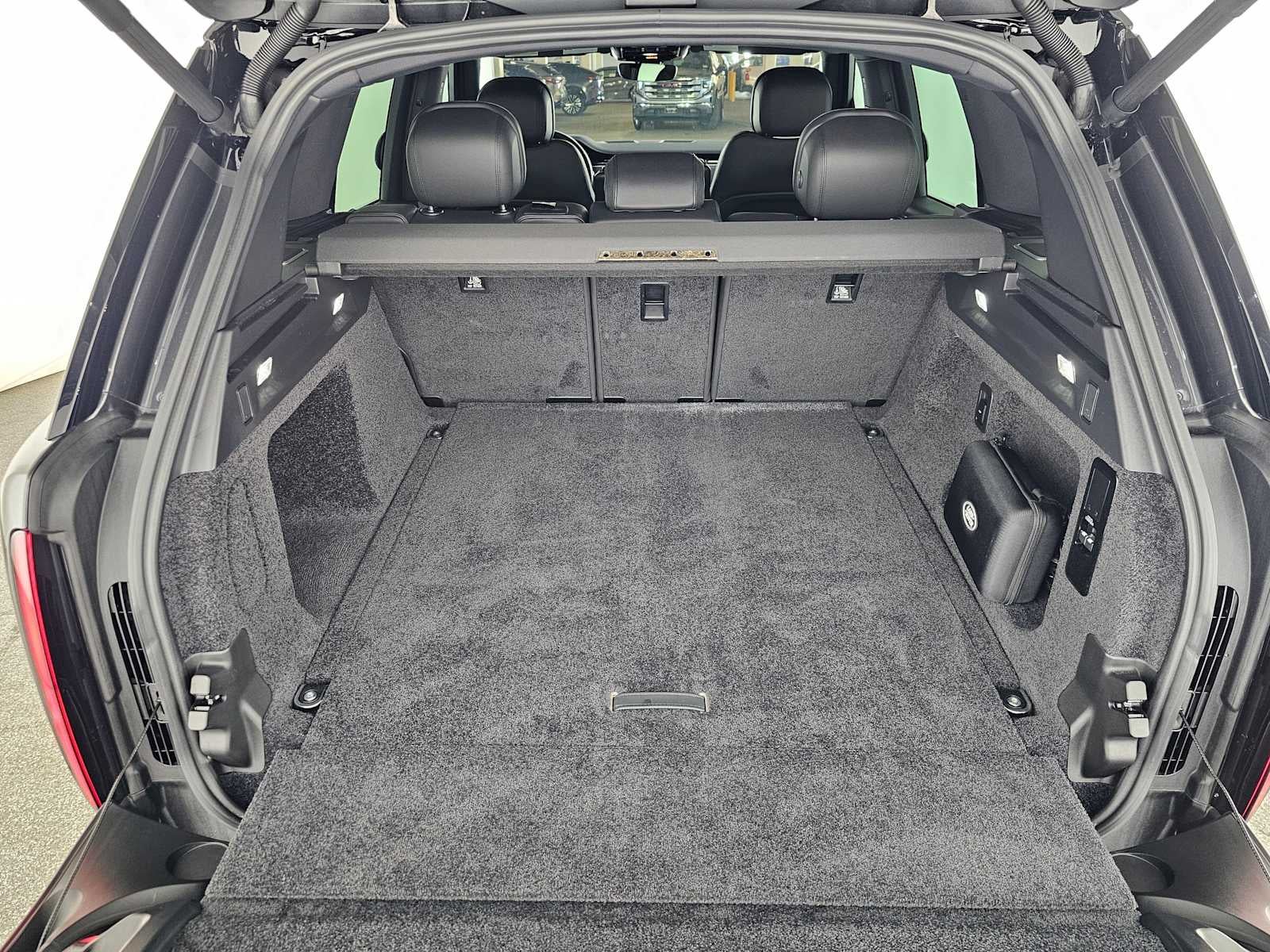 2025 Land Rover Range Rover SE