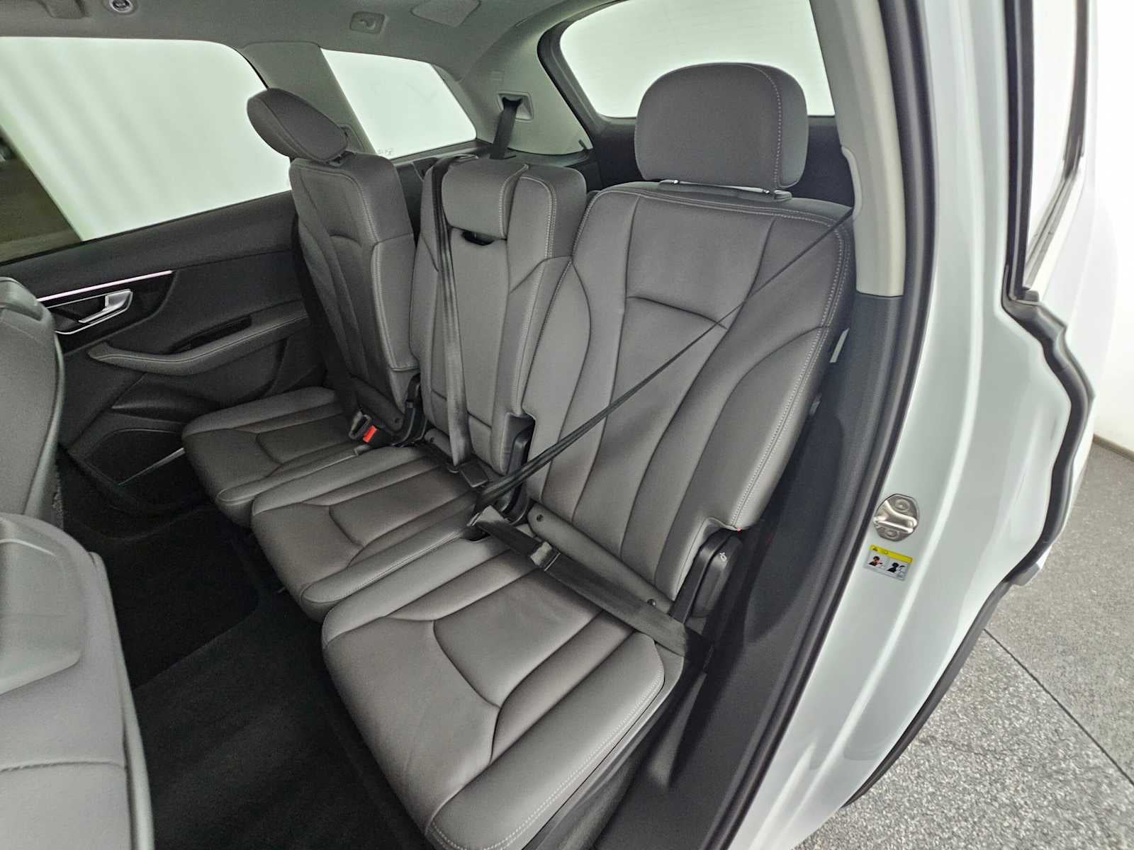 2025 Audi Q7 Premium Plus