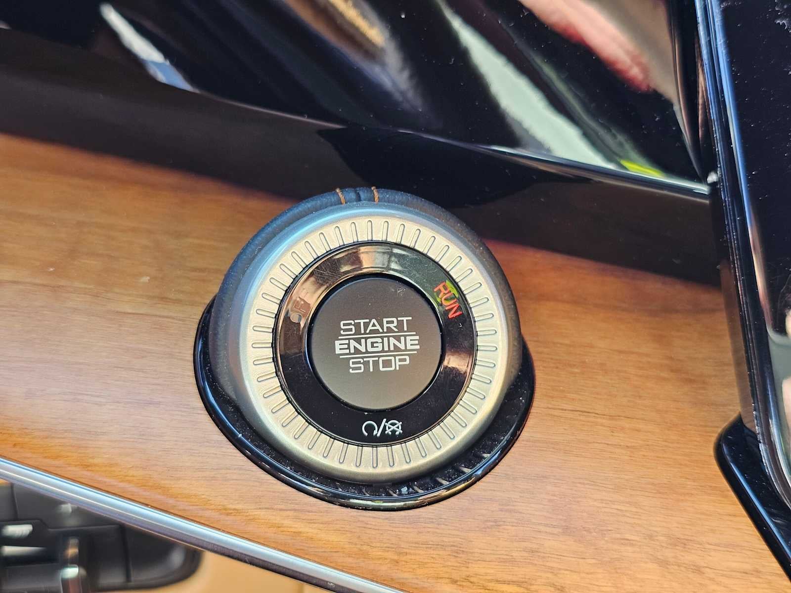 2022 Jeep Grand Wagoneer Series III
