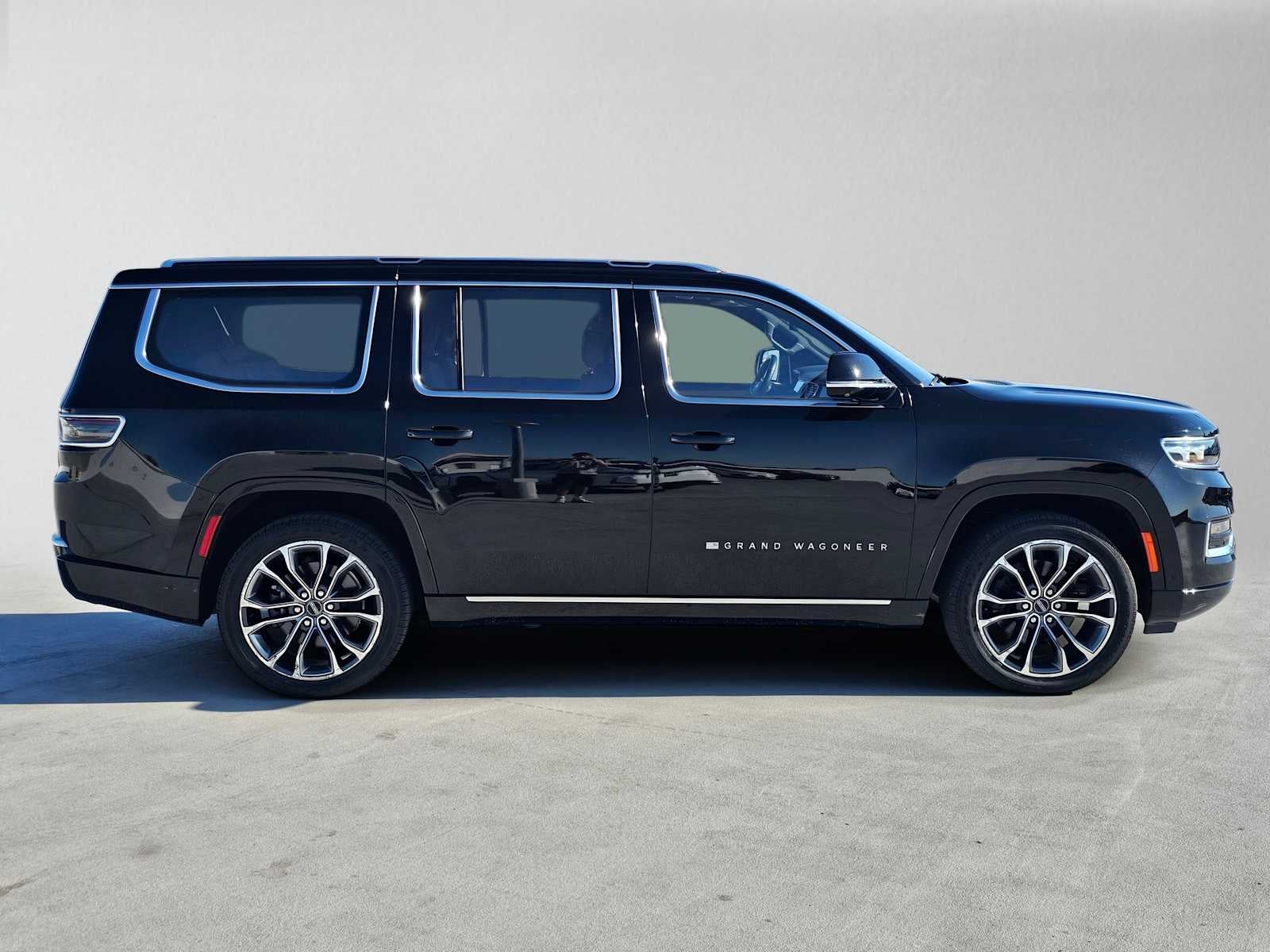 2022 Jeep Grand Wagoneer Series III