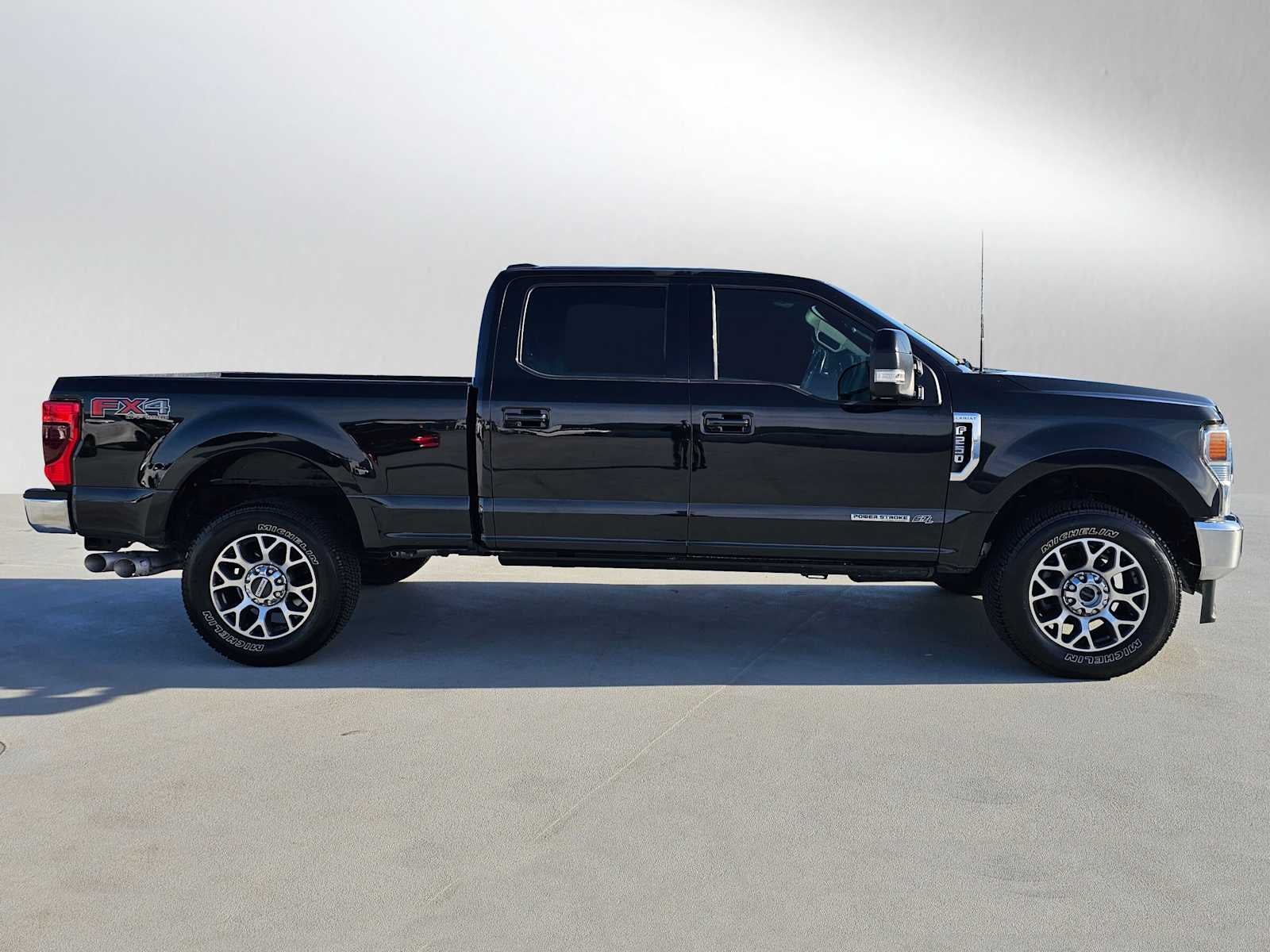 2022 Ford Super Duty F-250 SRW LARIAT