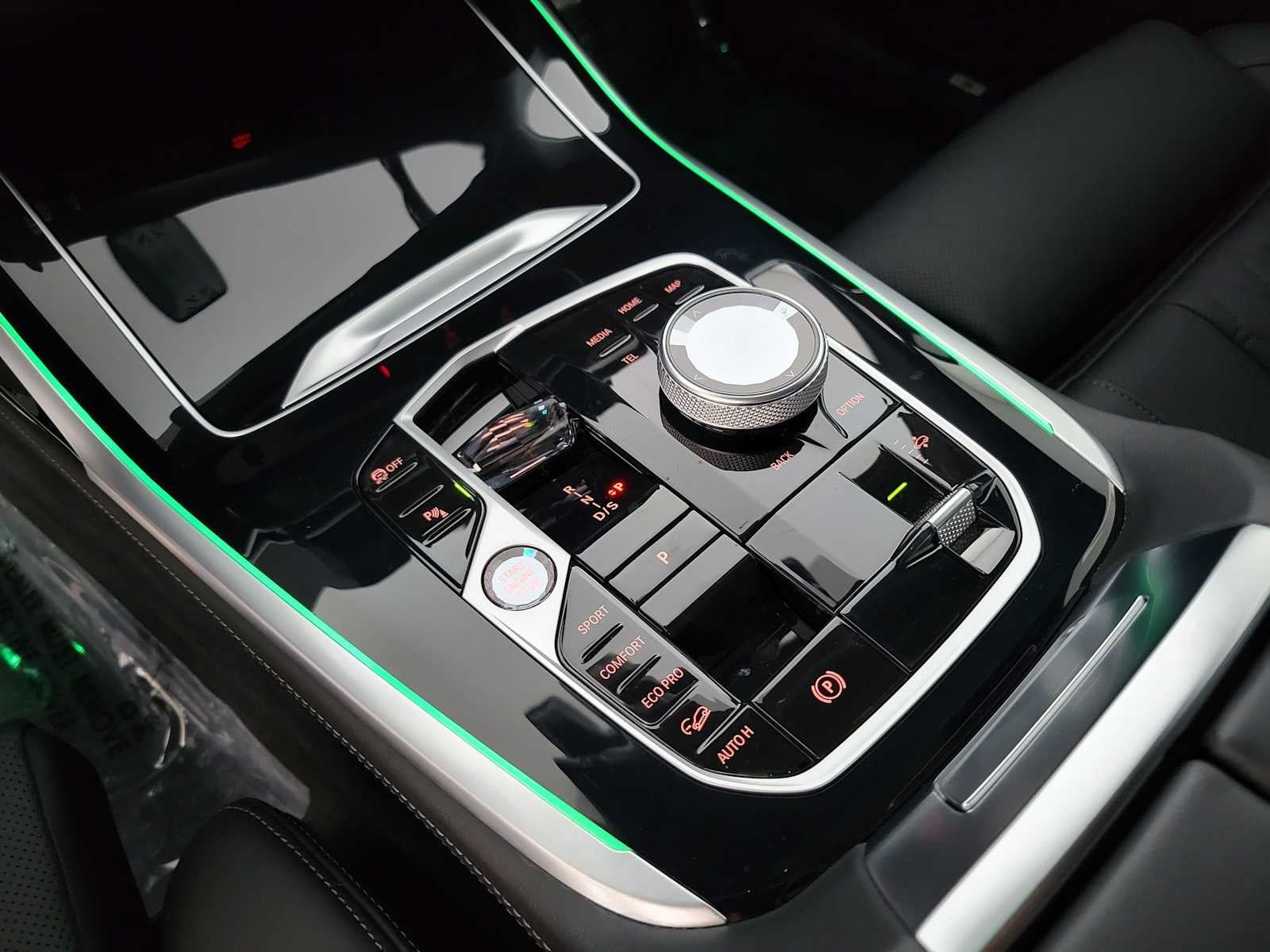 2026 BMW X7 M60i M60i