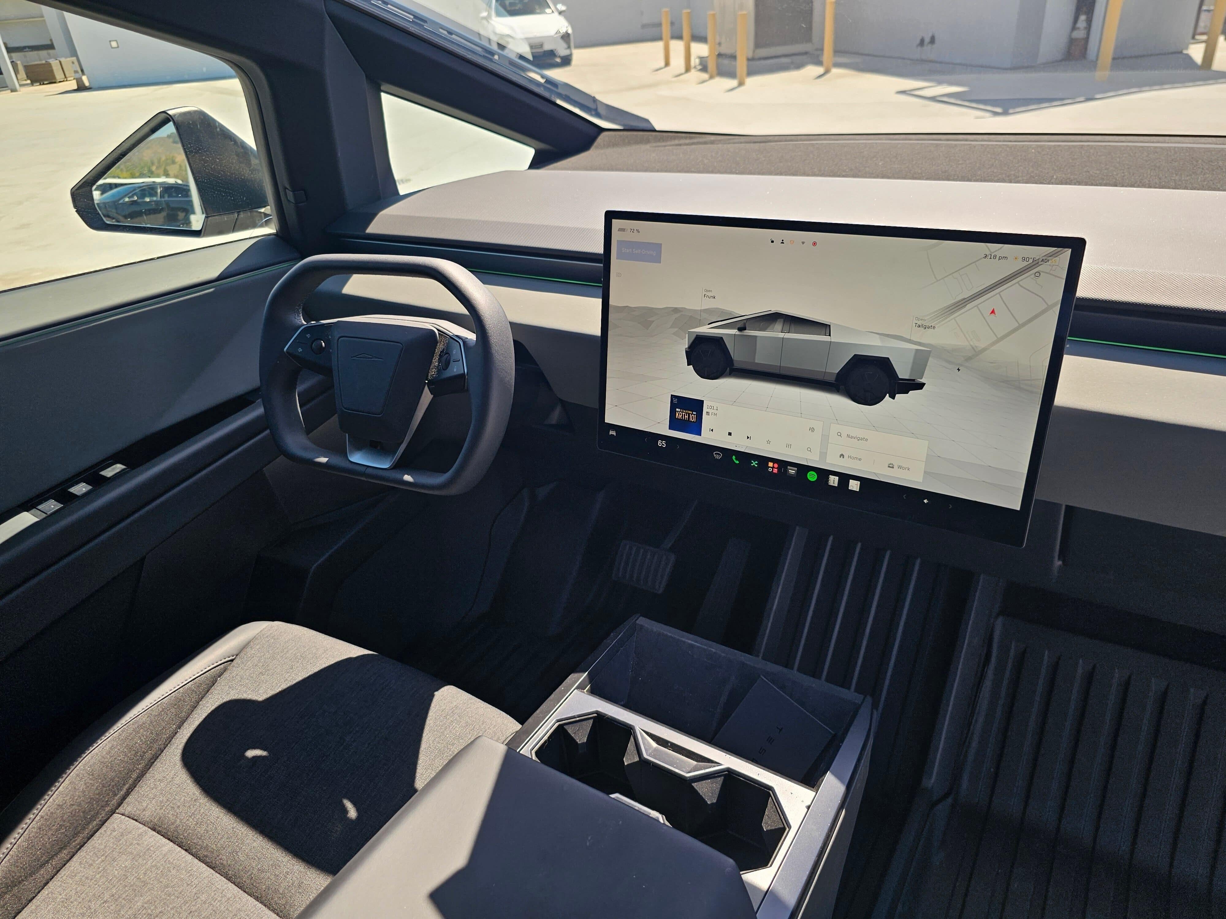 2026 Tesla CYBERTRUCK LONG RANGE