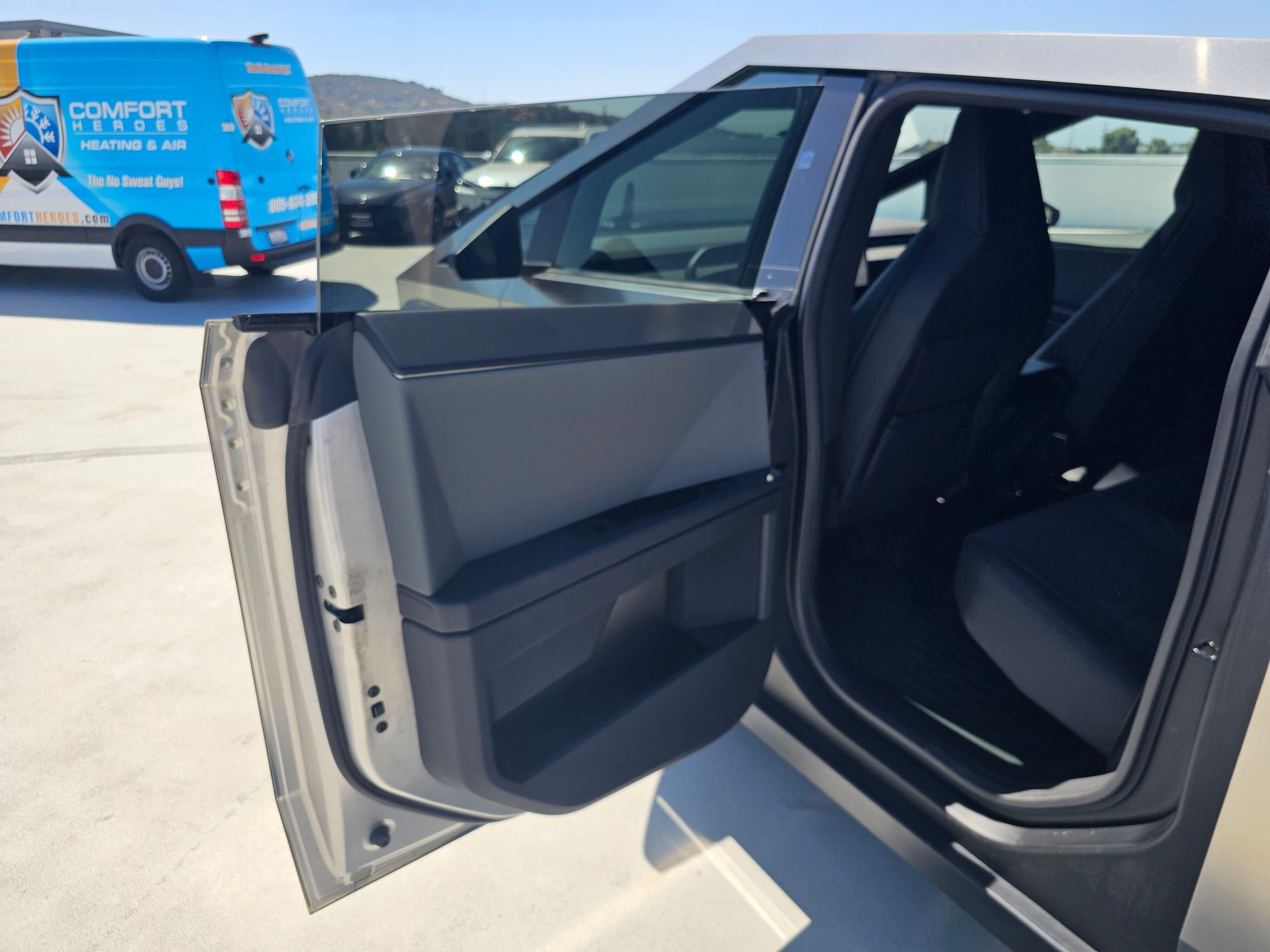 2026 Tesla CYBERTRUCK LONG RANGE