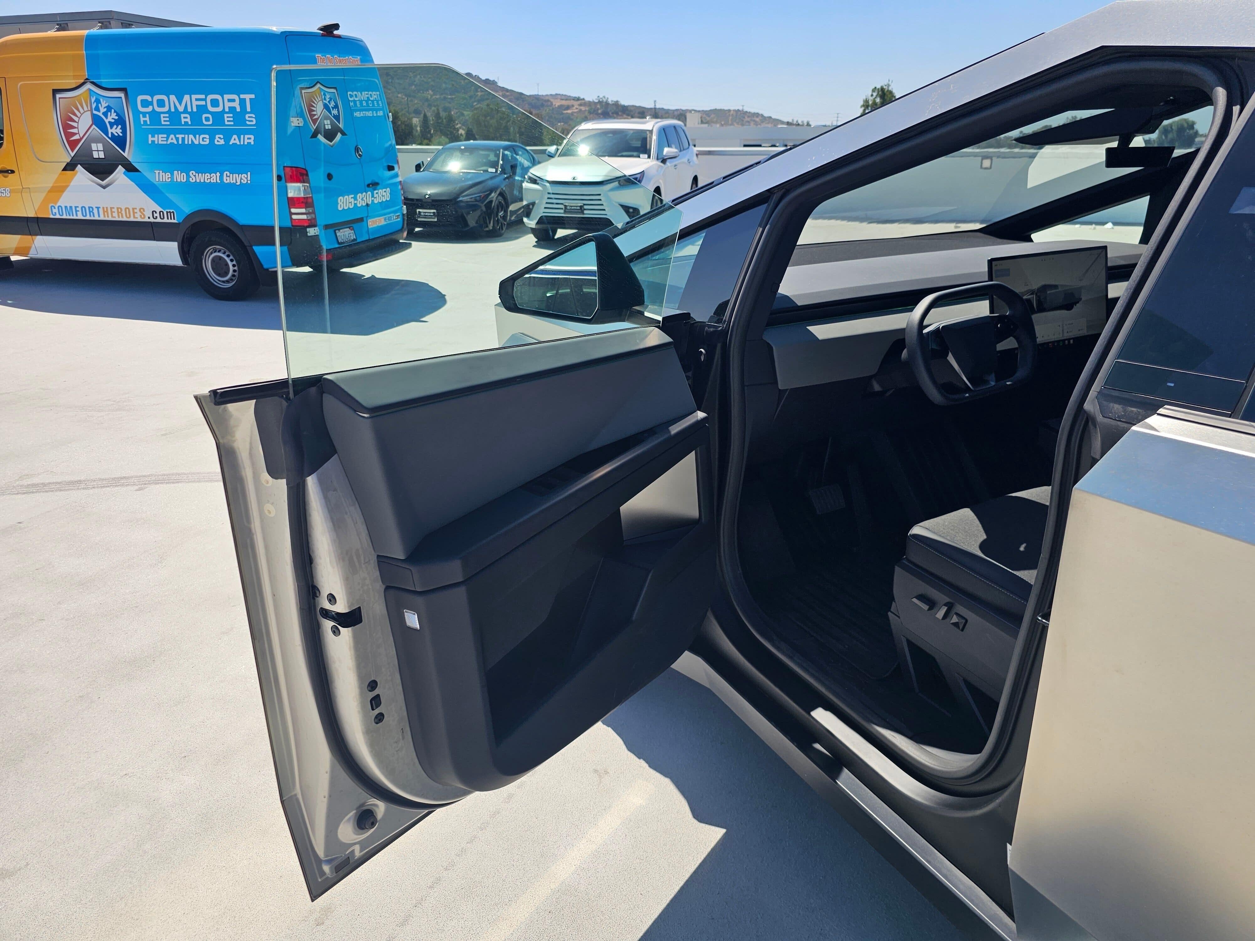 2026 Tesla CYBERTRUCK LONG RANGE