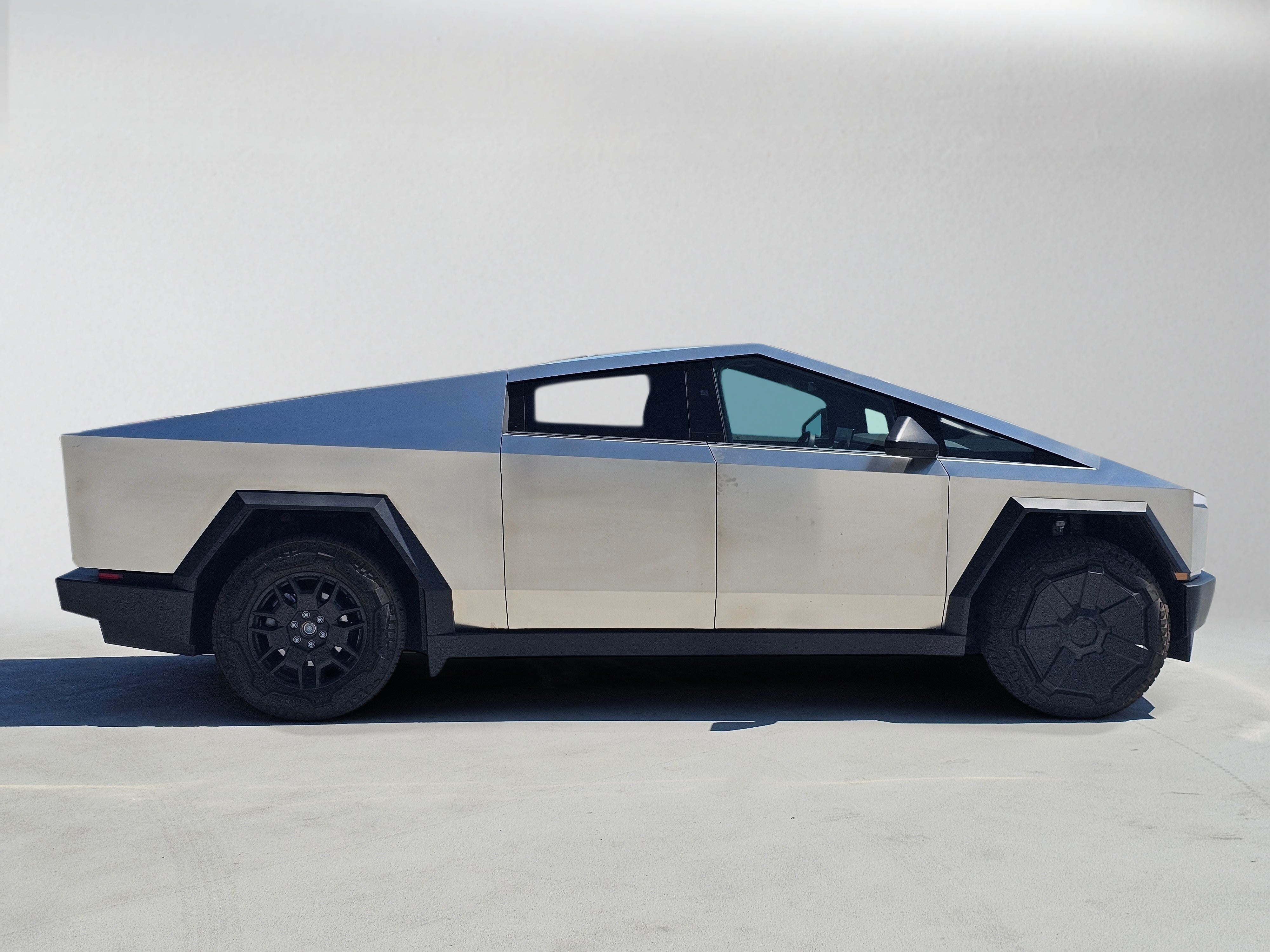 2026 Tesla CYBERTRUCK LONG RANGE