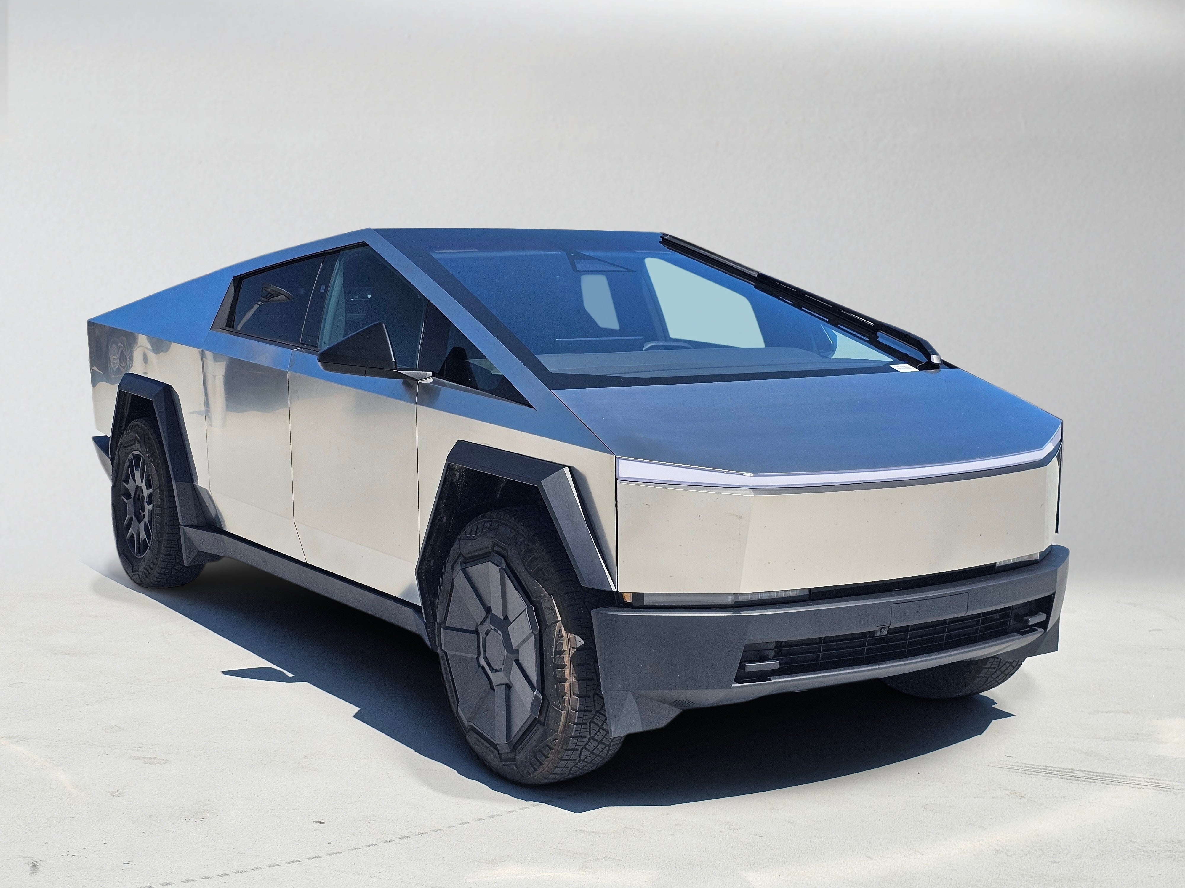 2026 Tesla CYBERTRUCK LONG RANGE