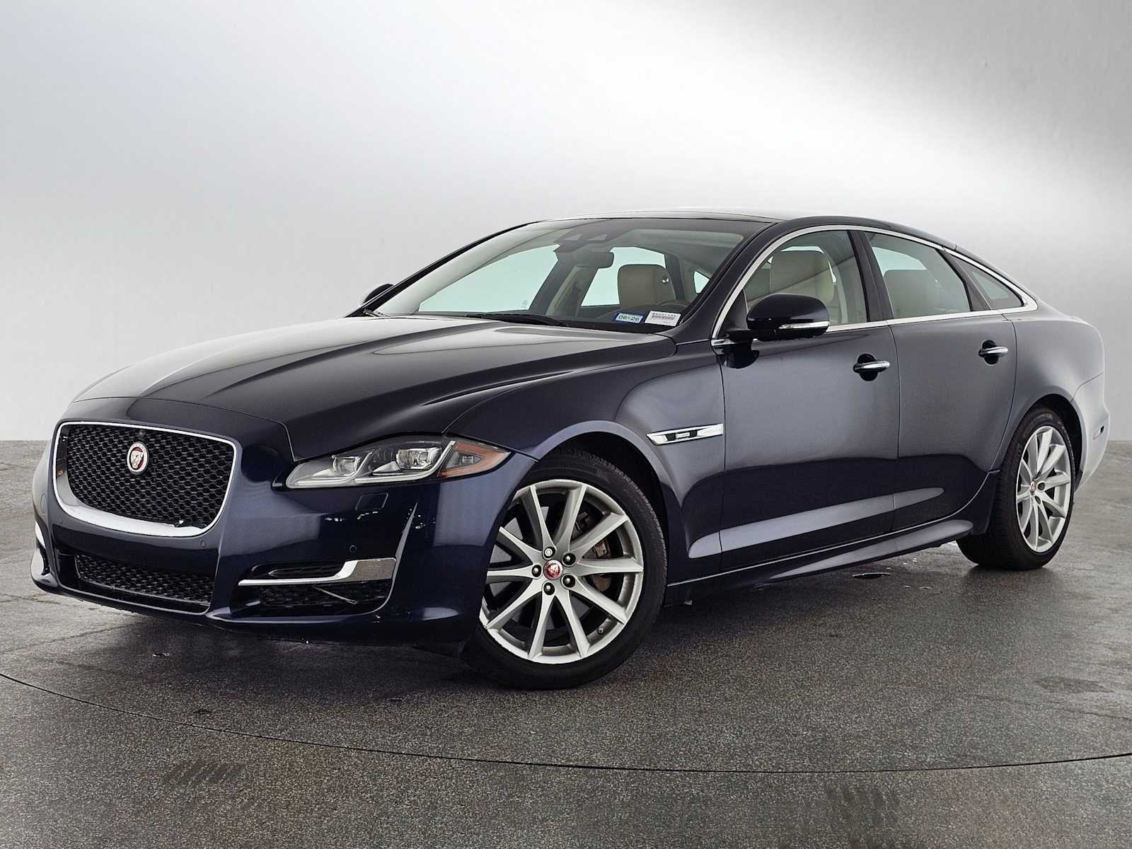 2019 Jaguar XJ XJ R-Sport