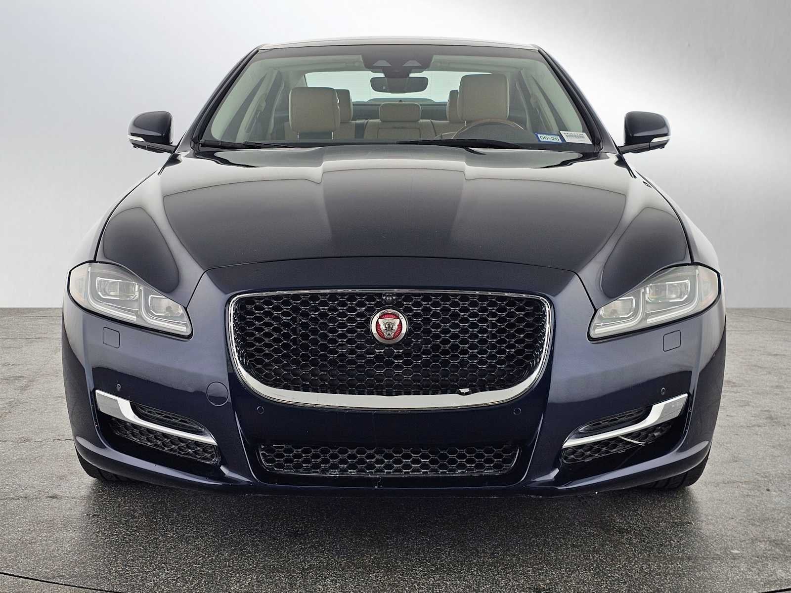 2019 Jaguar XJ XJ R-Sport